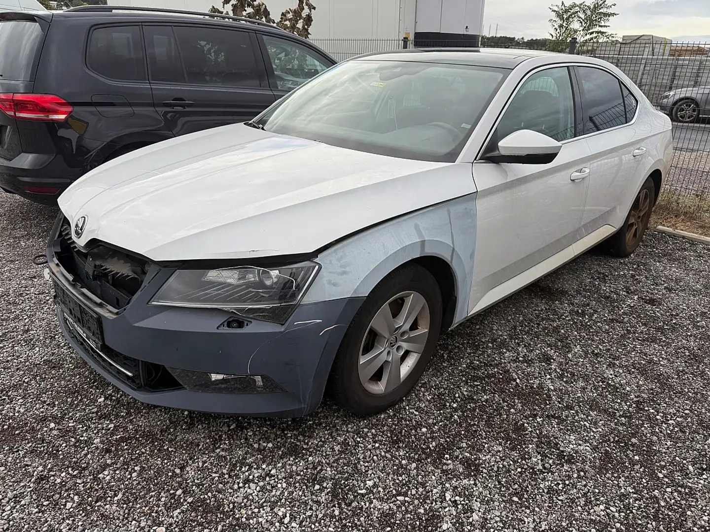Skoda Superb 2,0 TDI Style DSG Weiß - 1