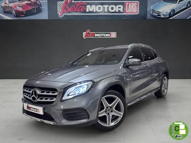 Mercedes-Benz GLA 200 200d 7G-DCT