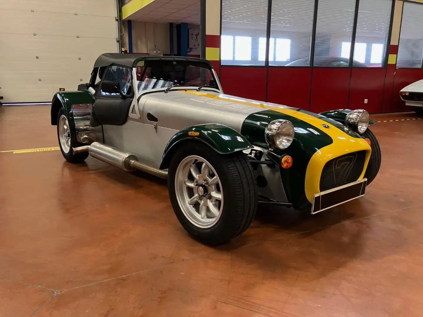 Caterham Classic 7 275 - 1