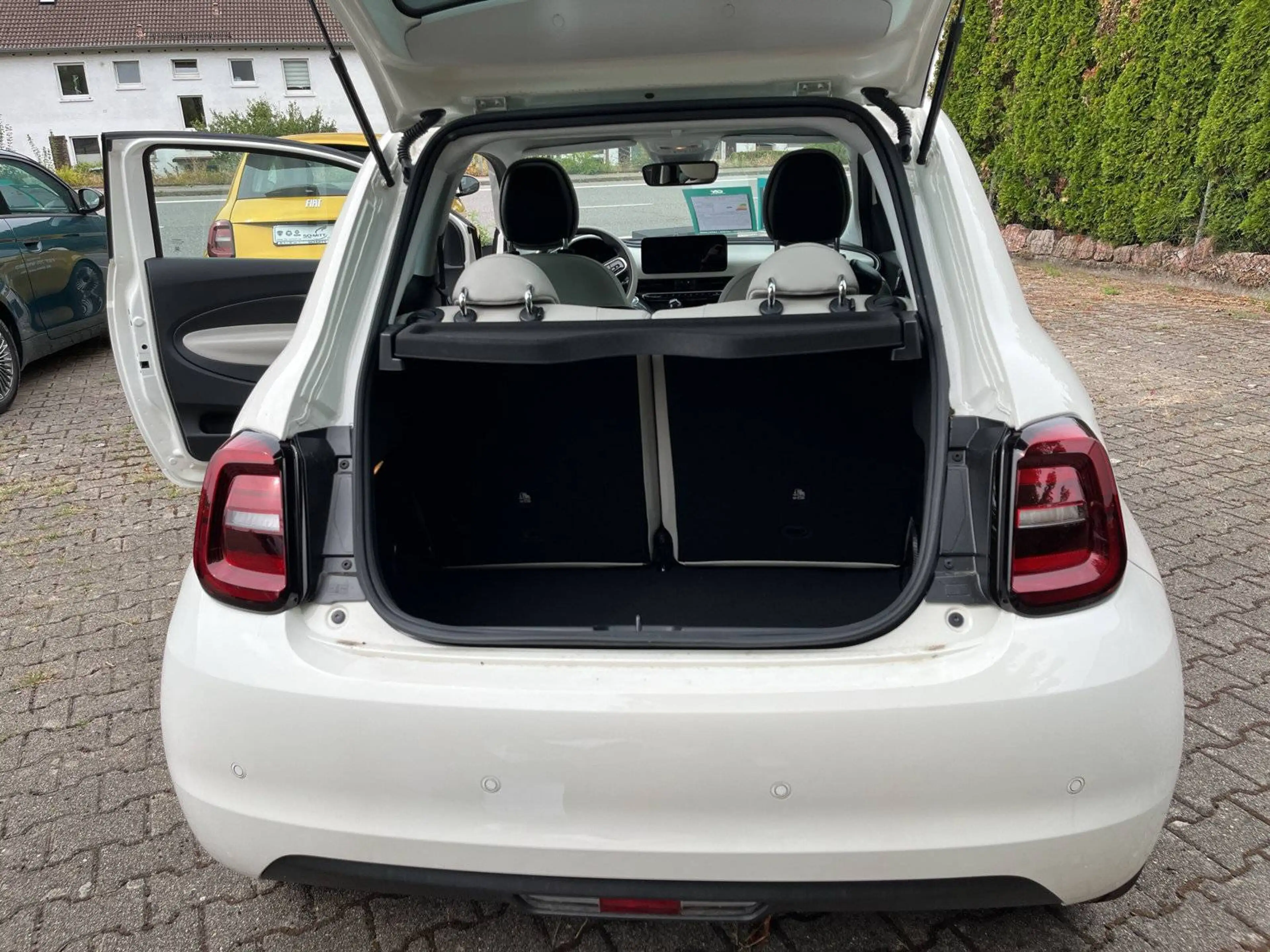 Fiat 500 1.0 Hybrid FireFly 48 kW La Prima — photo 4