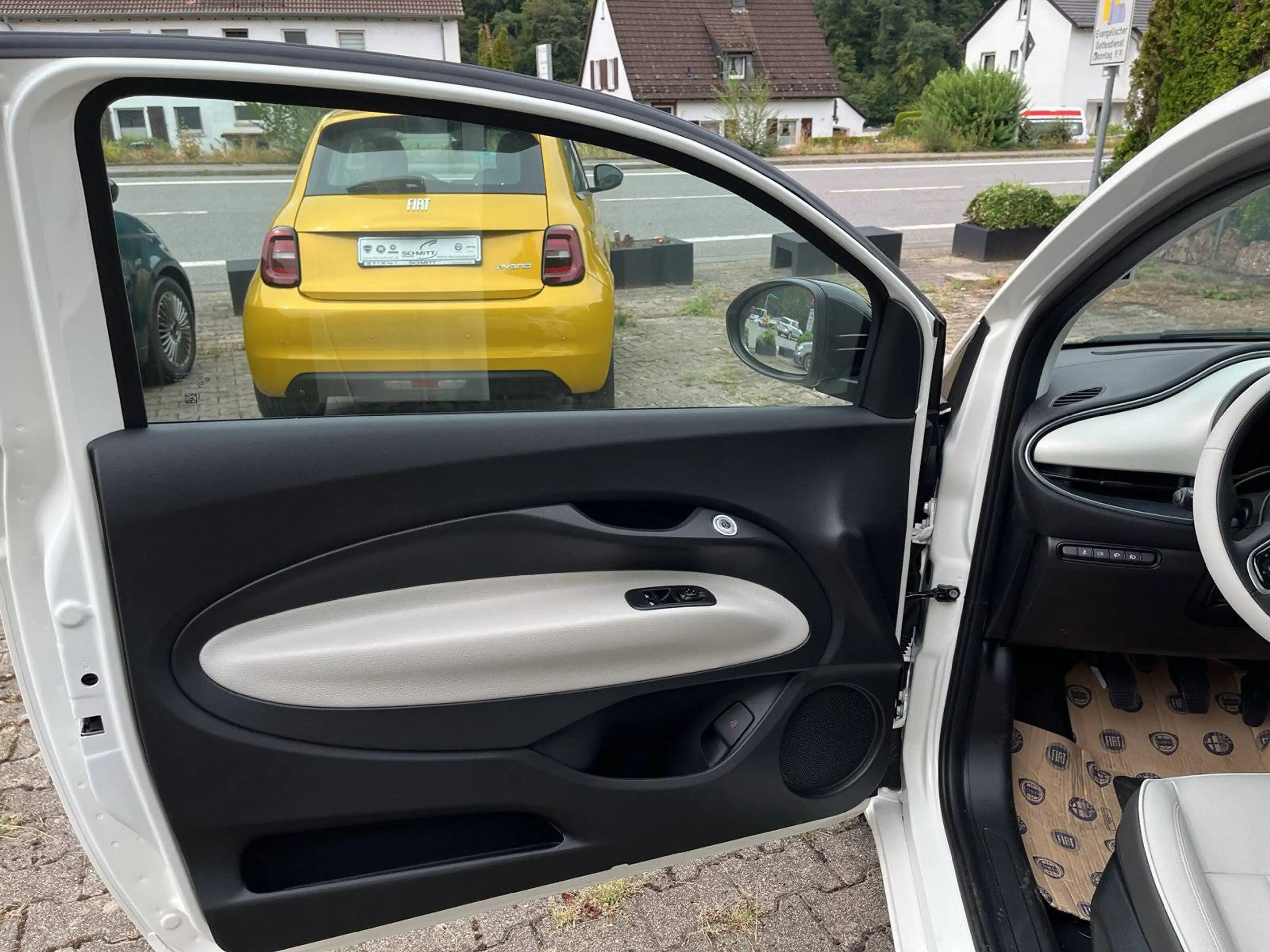 Fiat 500 1.0 Hybrid FireFly 48 kW La Prima — photo 11