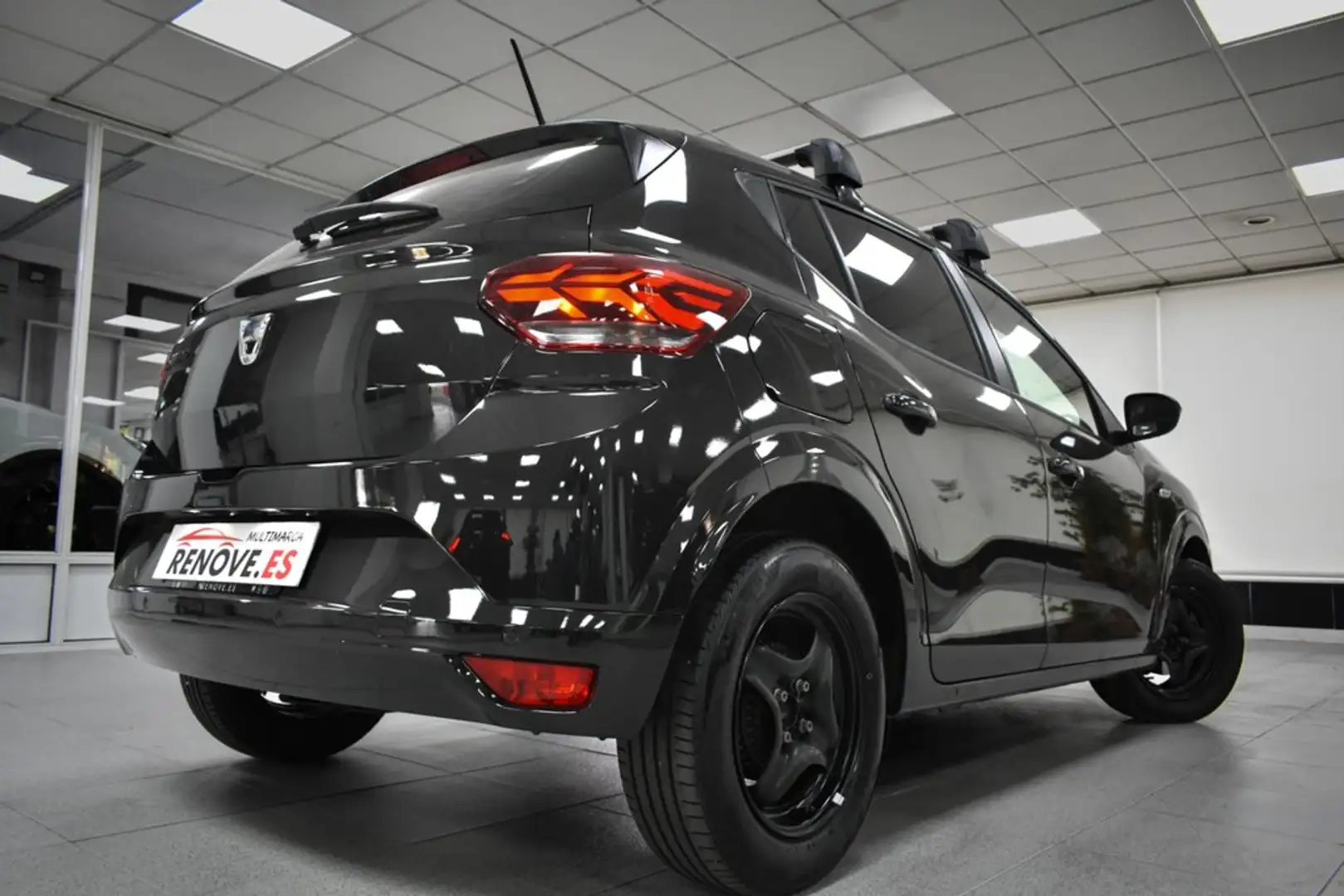 Dacia Sandero Essential TCe 67kW (90CV) Negro - 2