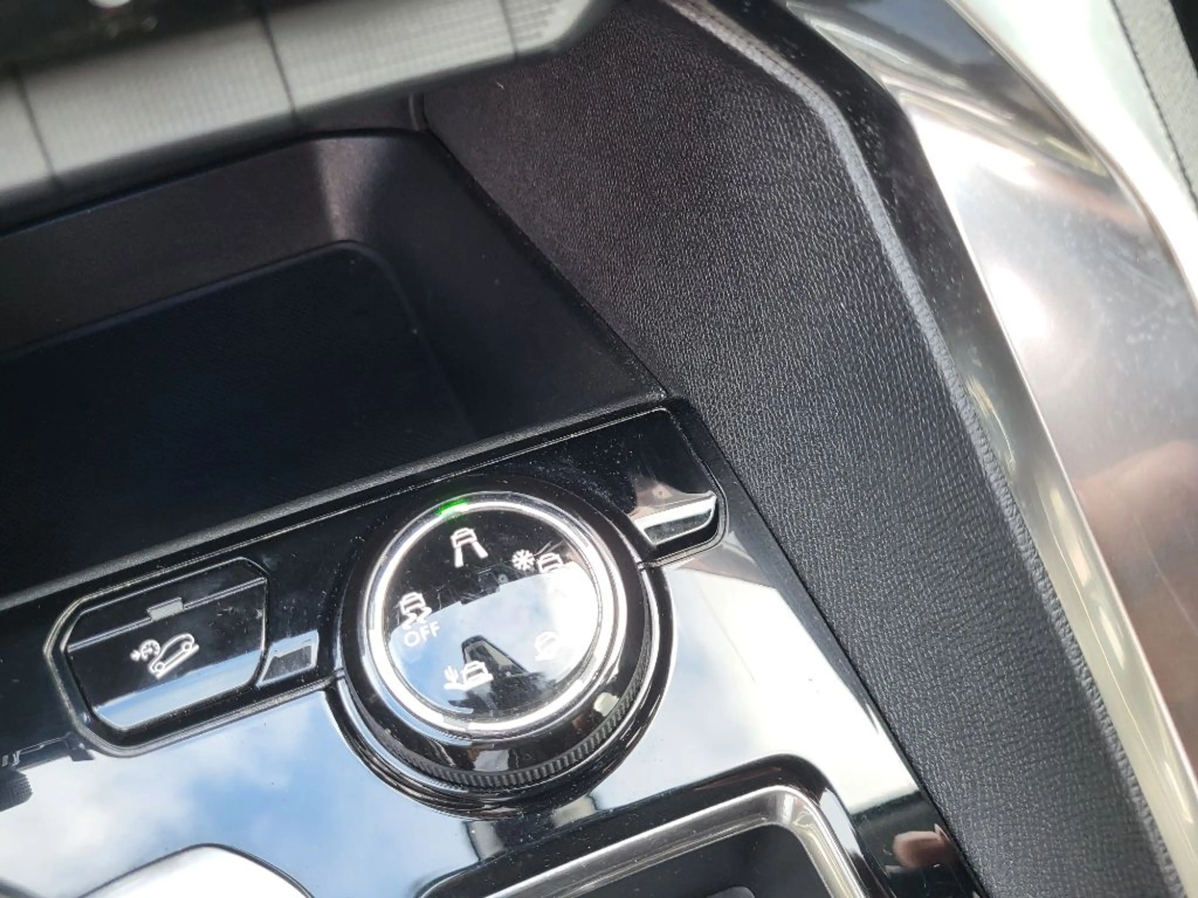 Peugeot 3008 THP 165 EAT6 Stop & Start Allure — photo 17