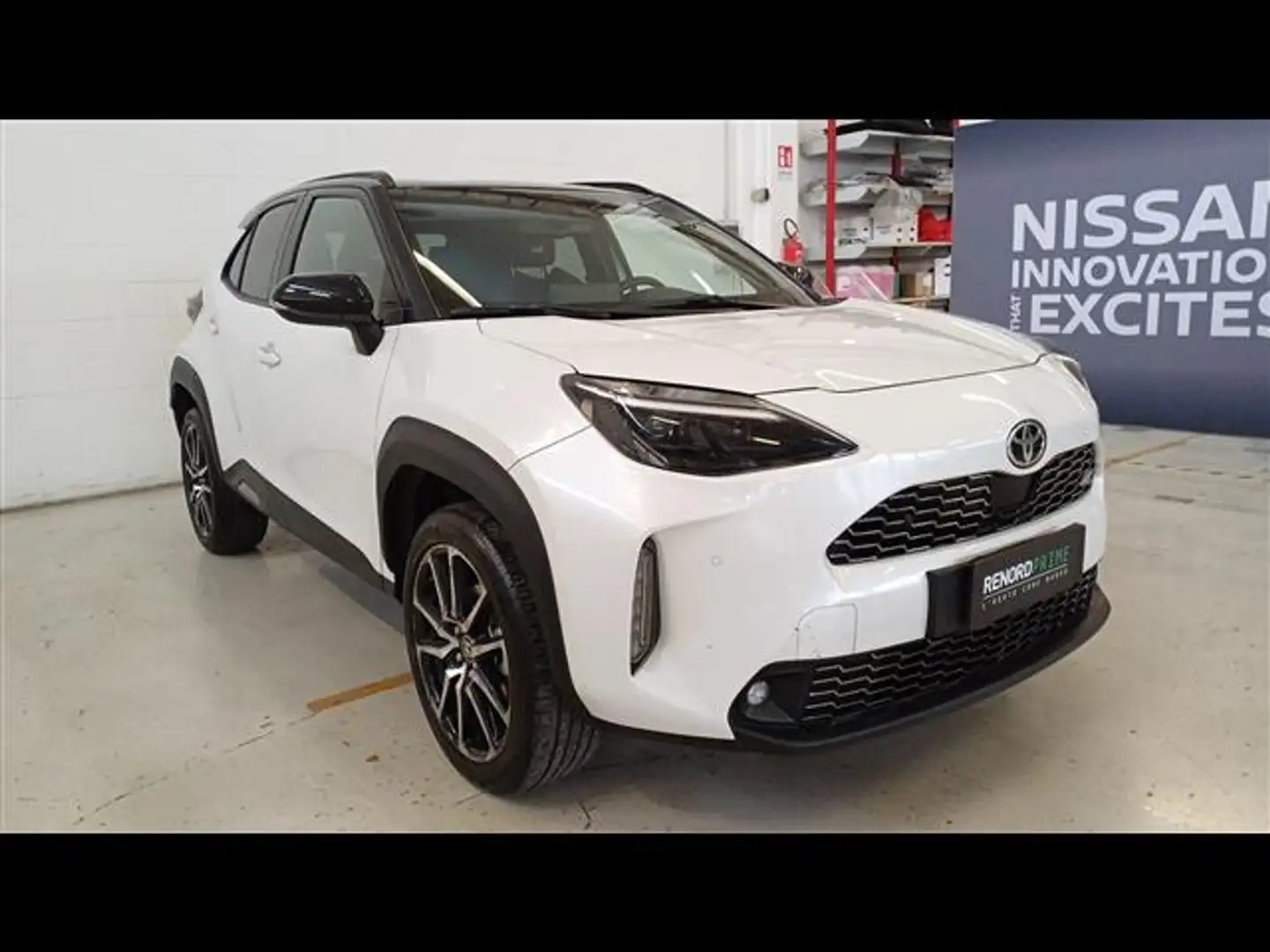 Toyota Yaris Cross 1.5 H 116cv GR Sport FWD e-CVT Білий - 2