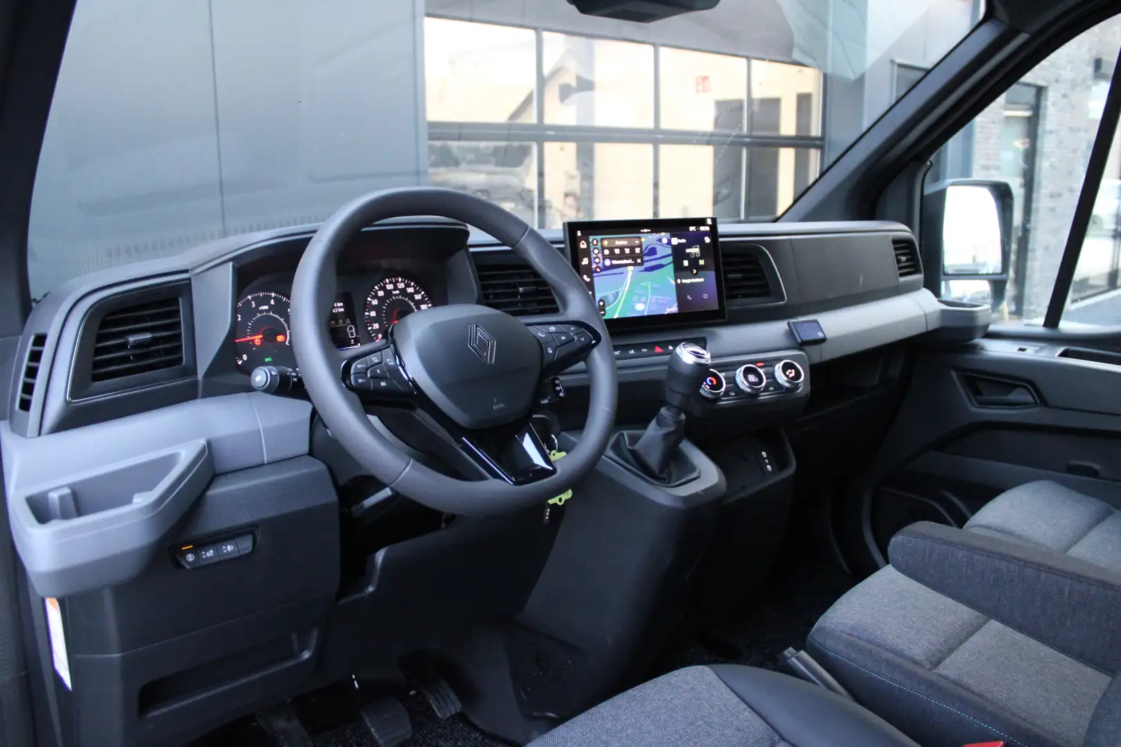 Renault Master T35 2.0 dCi 170pk L2H2 Extra DC - Navigatie - Came Zwart - 2