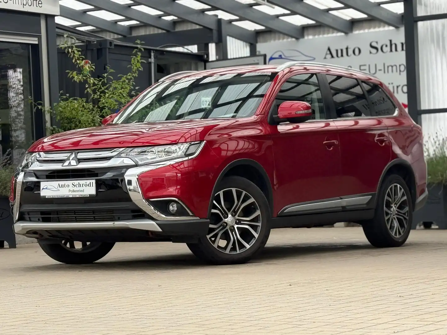 Mitsubishi Outlander Plus 2.2 DI-D, 7-Sitzer, Kamera, SmartKey, CarPlay Rouge - 1