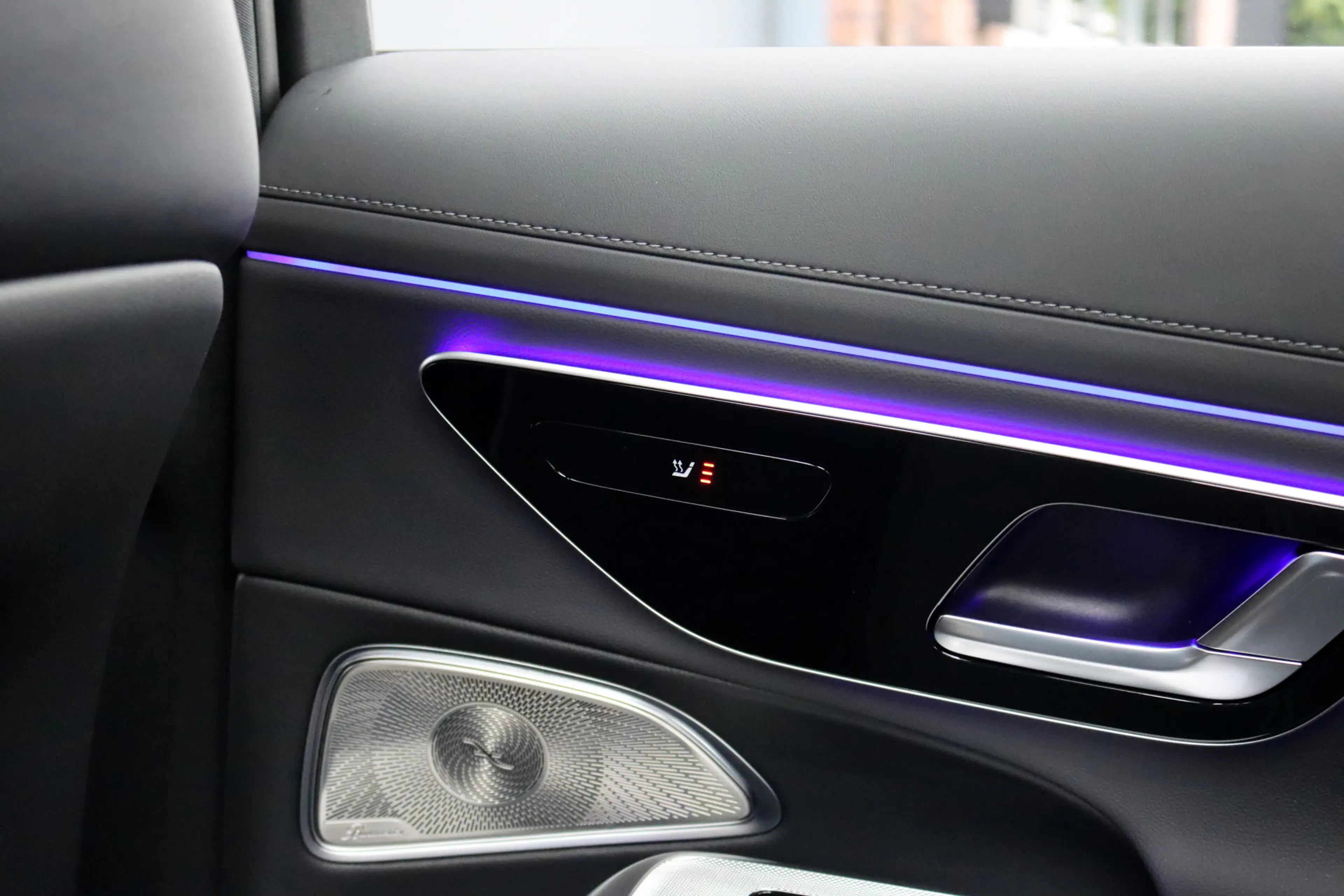Mercedes-Benz E 400 e 4MATIC AMG Line | Luchtvering | Achterasbesturin — photo 35