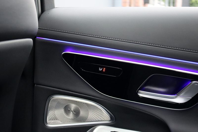 Mercedes-Benz E 400 e 4MATIC AMG Line | Luchtvering | Achterasbesturin — photo 35
