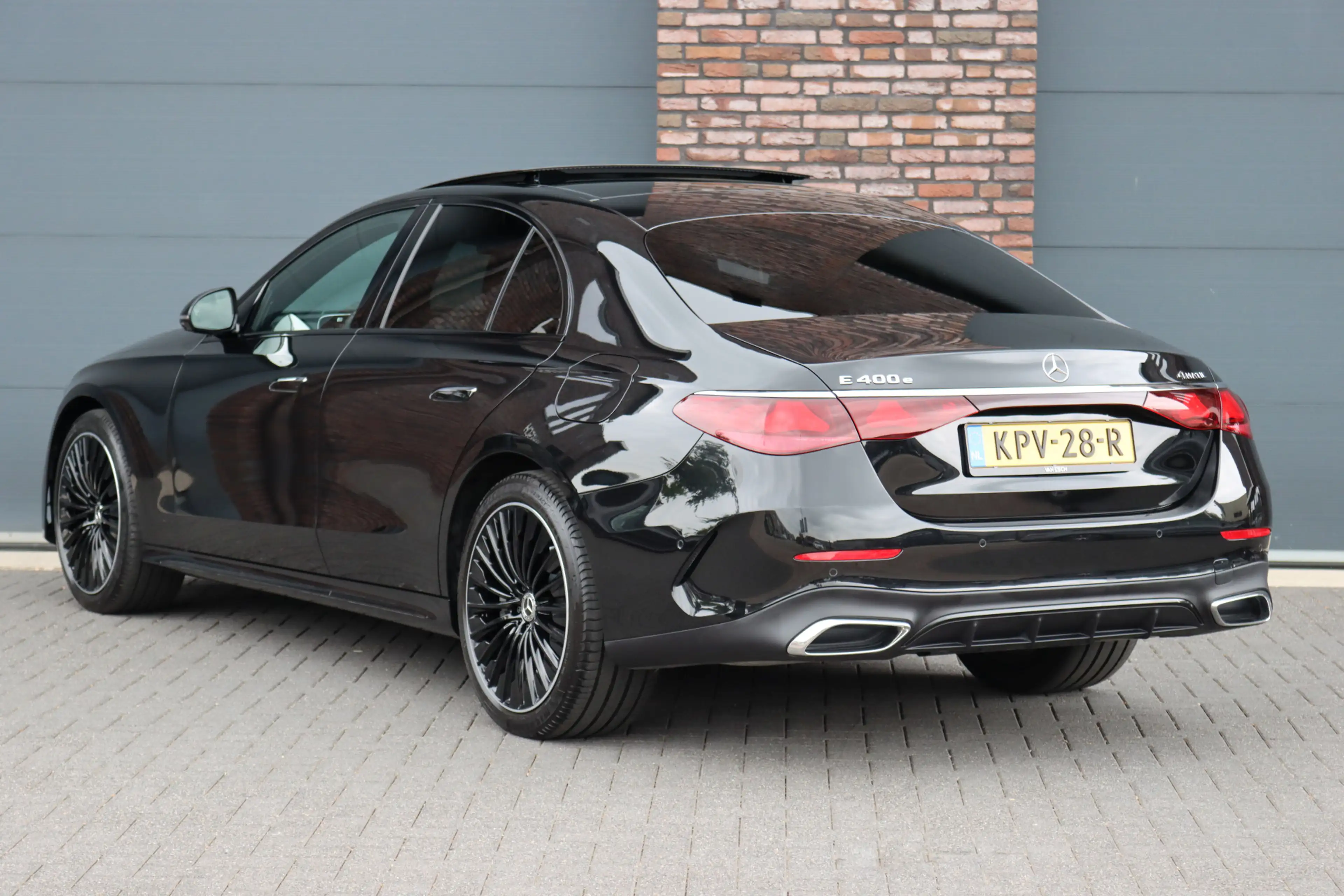 Mercedes-Benz E 400 e 4MATIC AMG Line | Luchtvering | Achterasbesturin — photo 5