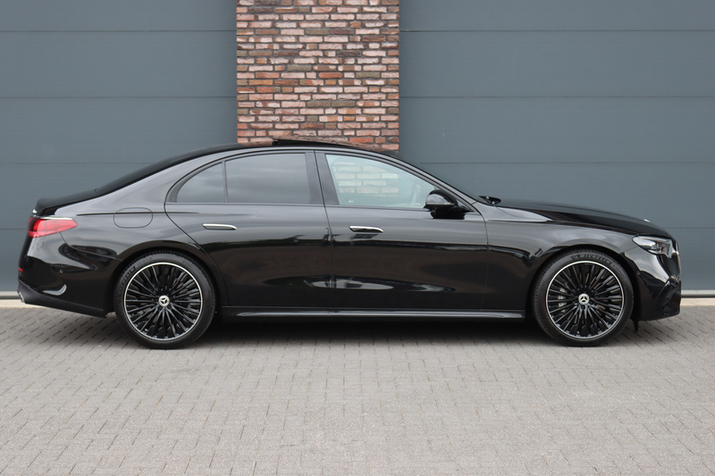 Mercedes-Benz E 400 e 4MATIC AMG Line | Luchtvering | Achterasbesturin — photo 11