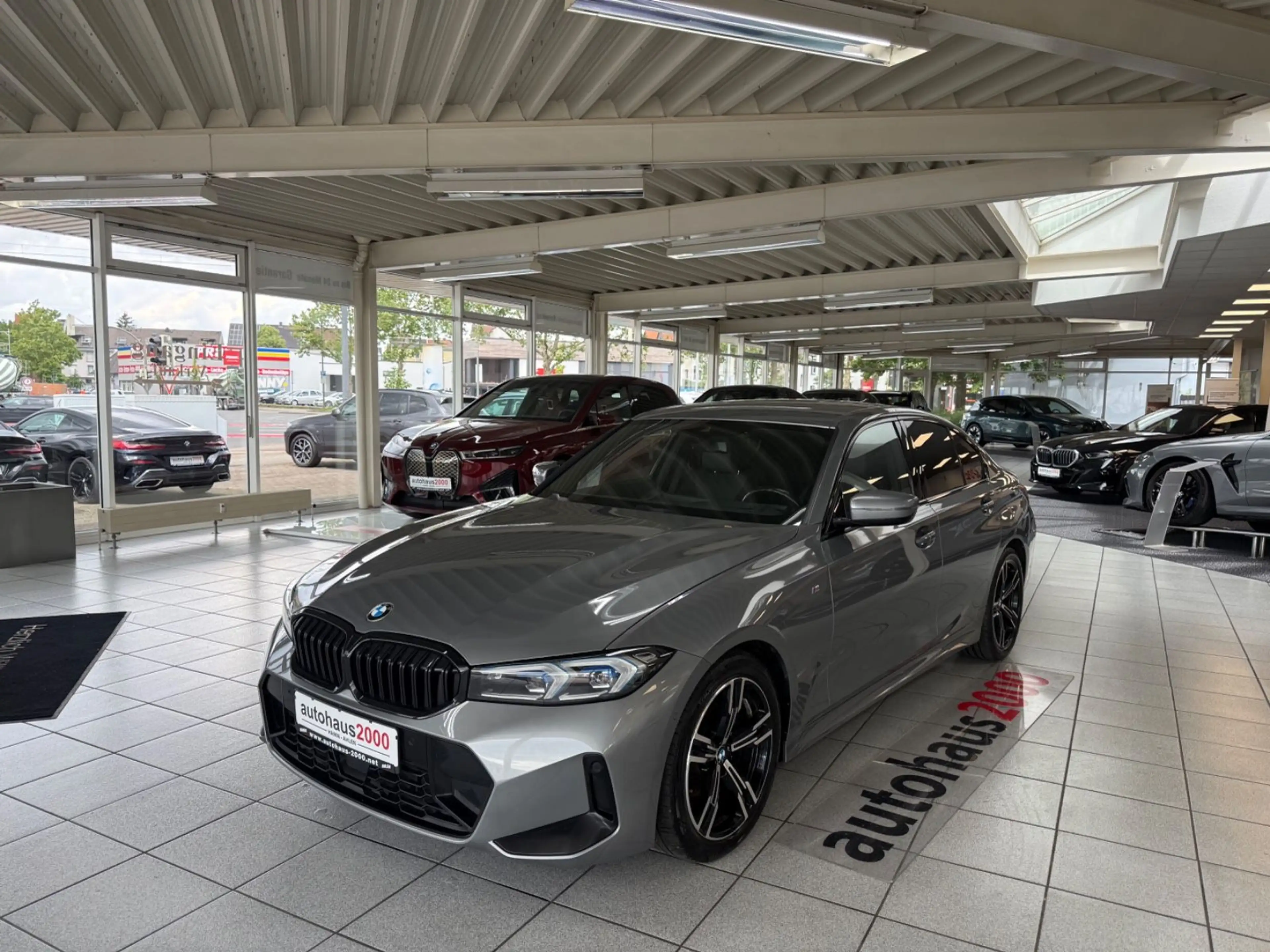 BMW 320 d M Sportpaket AUT./LED/HUD/CAM/MEMORY — photo 4