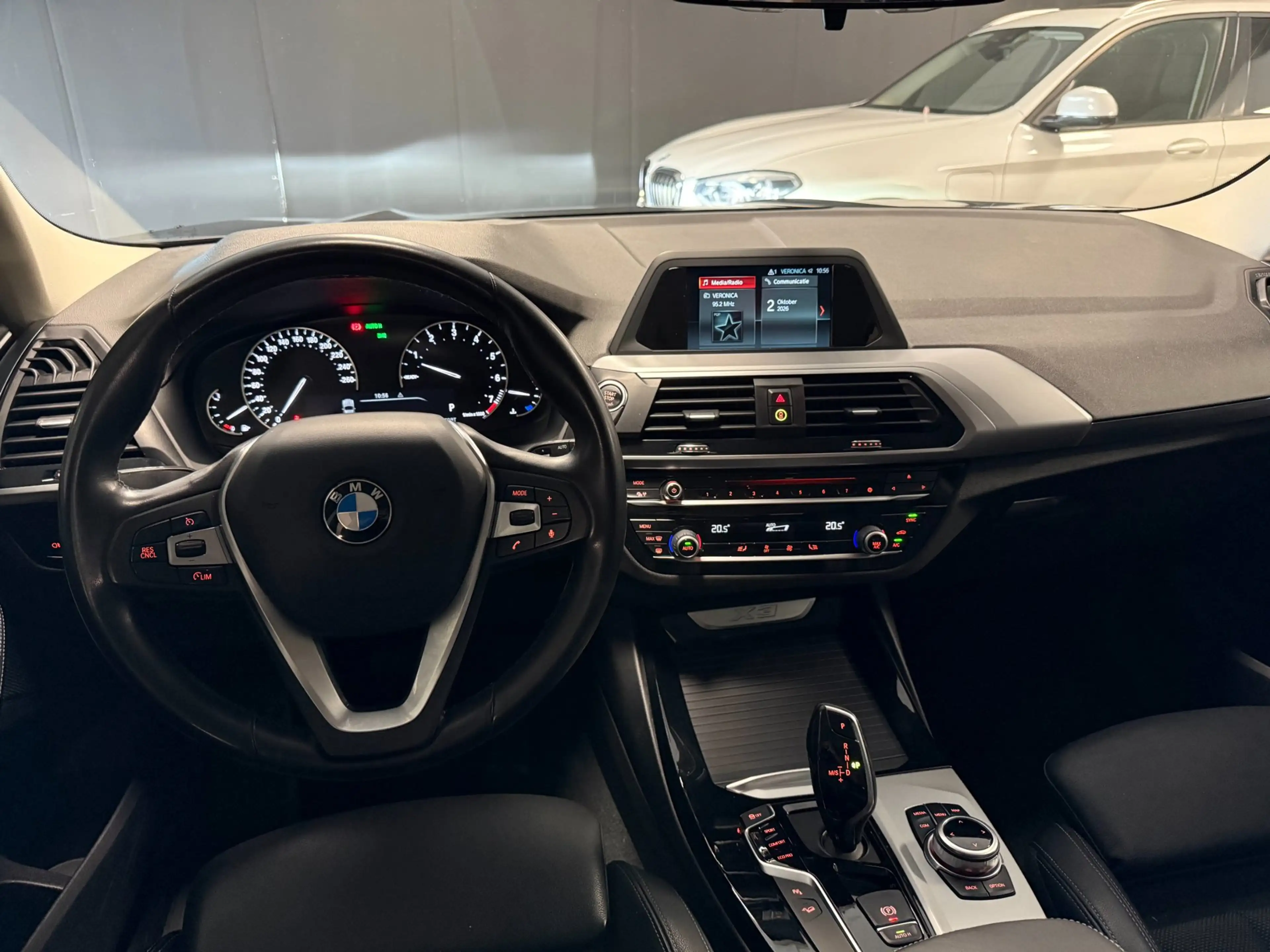 BMW X3 XDrive20i Launch Edition|CAMERA|BLUETOOTH|NAVI|PDC — photo 11
