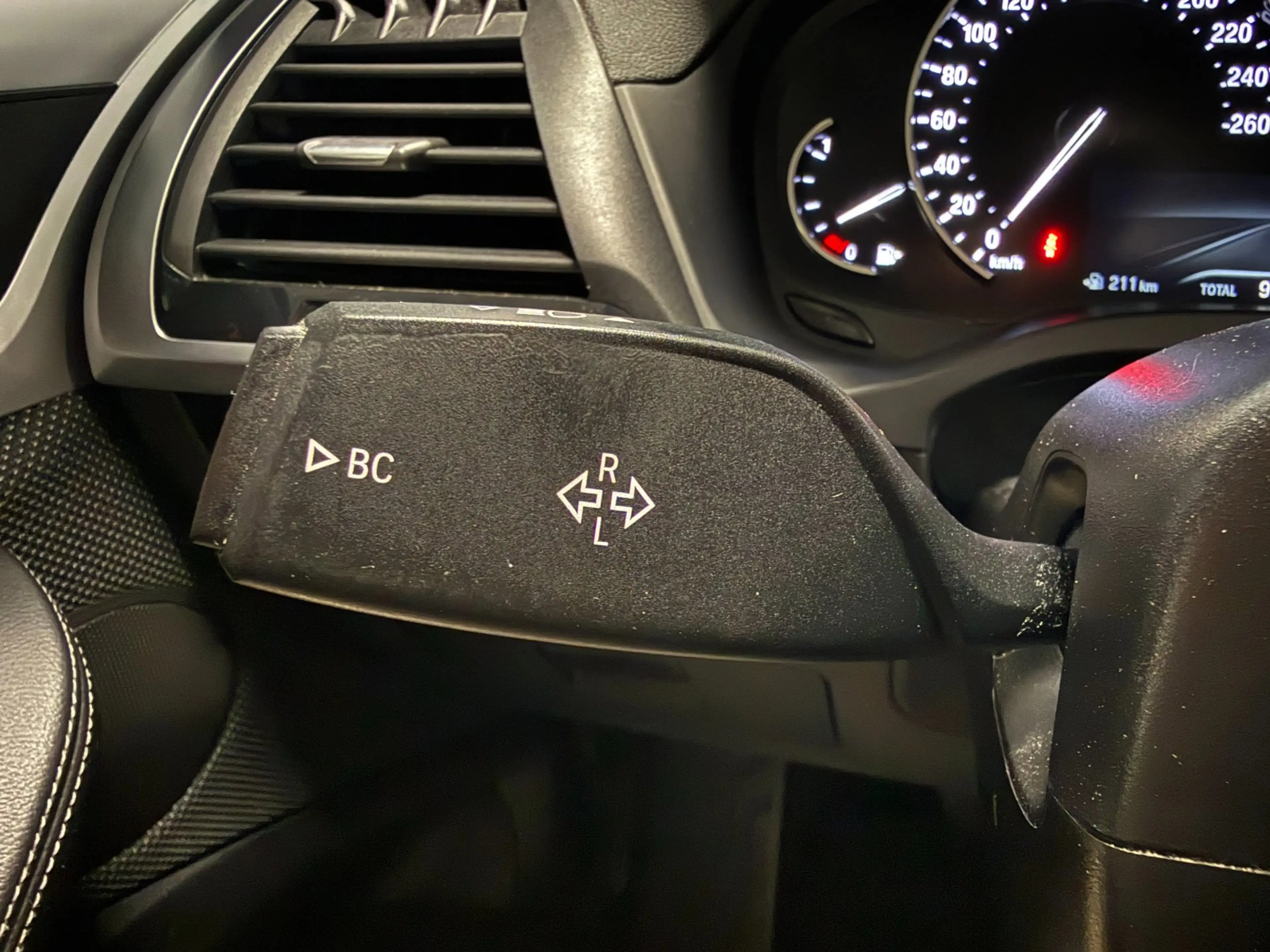 BMW X3 XDrive20i Launch Edition|CAMERA|BLUETOOTH|NAVI|PDC — photo 17