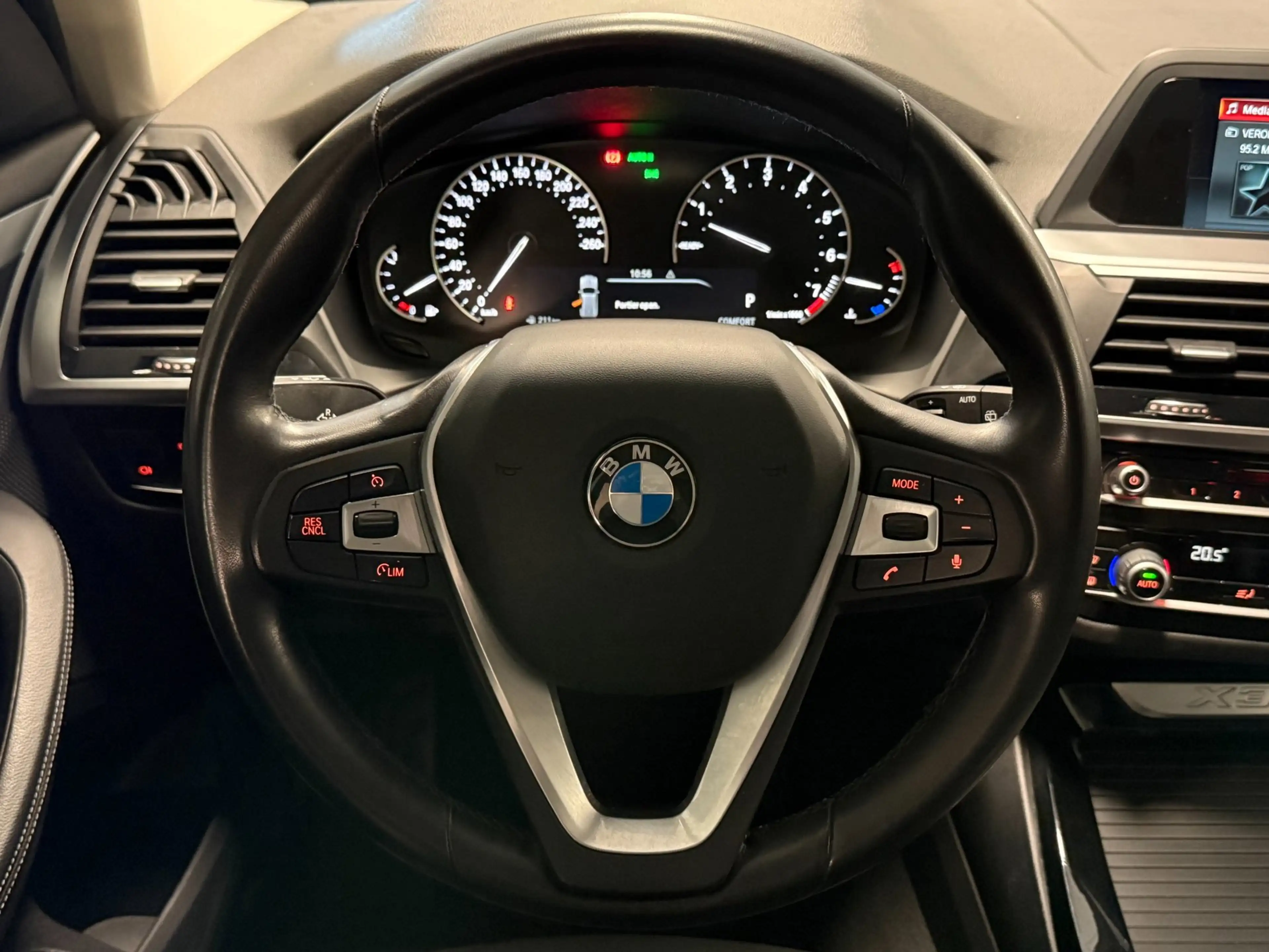 BMW X3 XDrive20i Launch Edition|CAMERA|BLUETOOTH|NAVI|PDC — photo 12