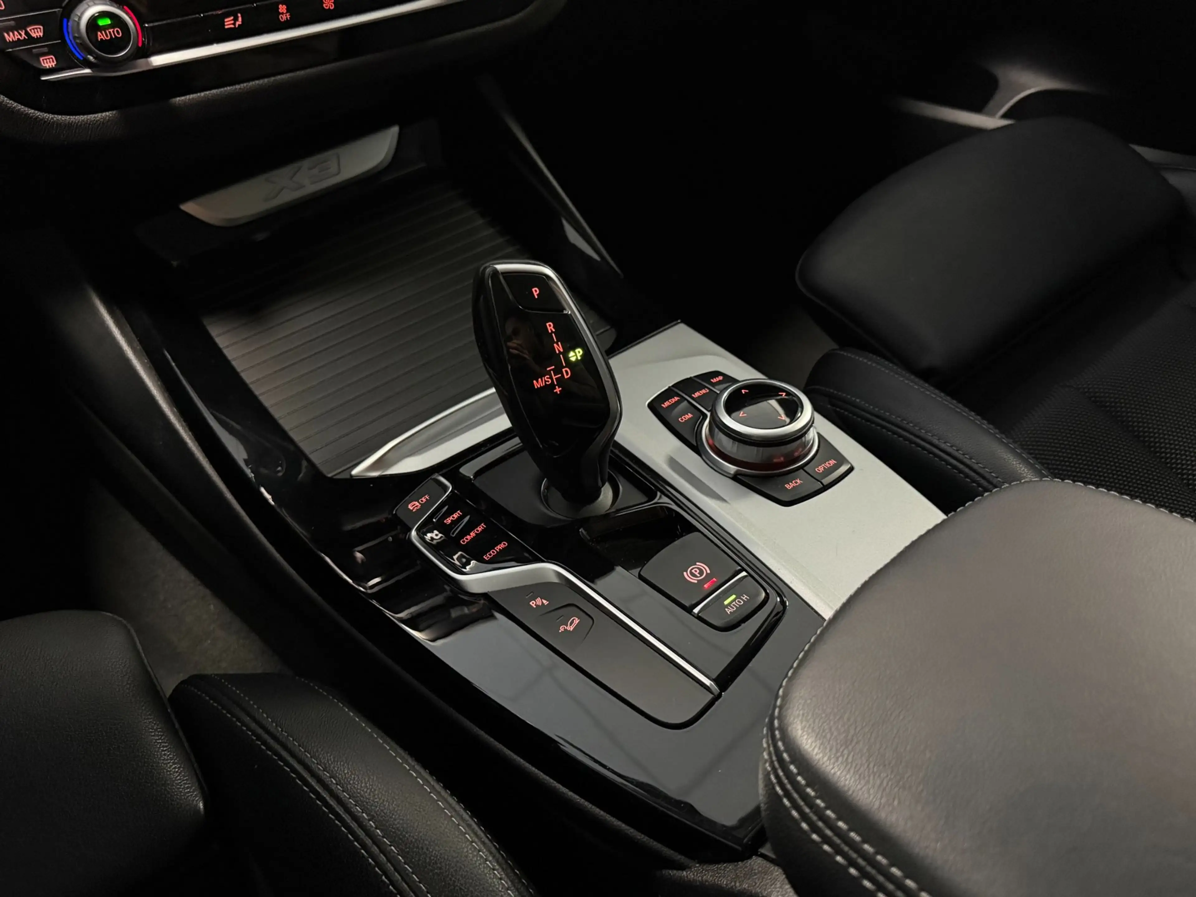BMW X3 XDrive20i Launch Edition|CAMERA|BLUETOOTH|NAVI|PDC — photo 14