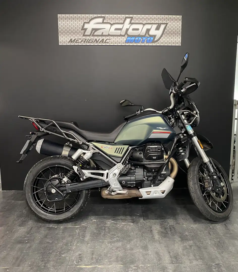 Moto Guzzi V 85 TT Green - 1