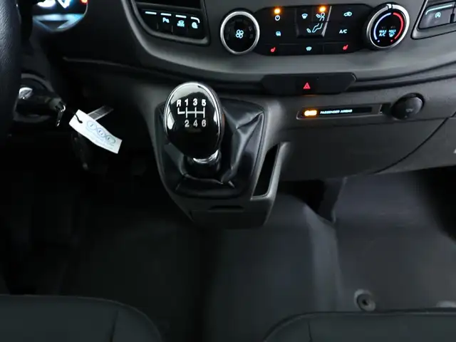 Ford Transit Custom view 13