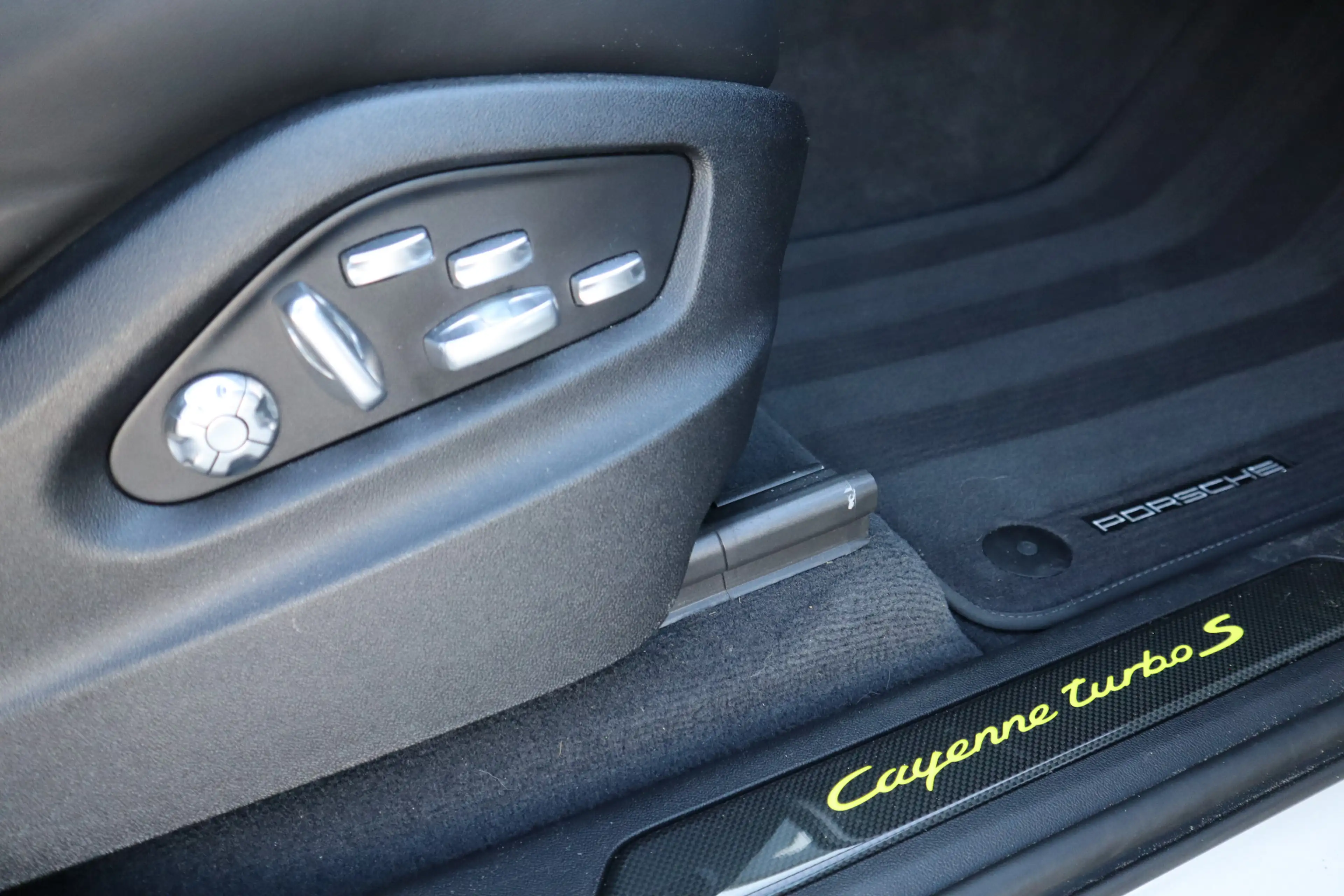 Porsche Cayenne Coupé 4.0 Turbo S E-Hybrid | Keramisch, Carbon, Bu — photo 16
