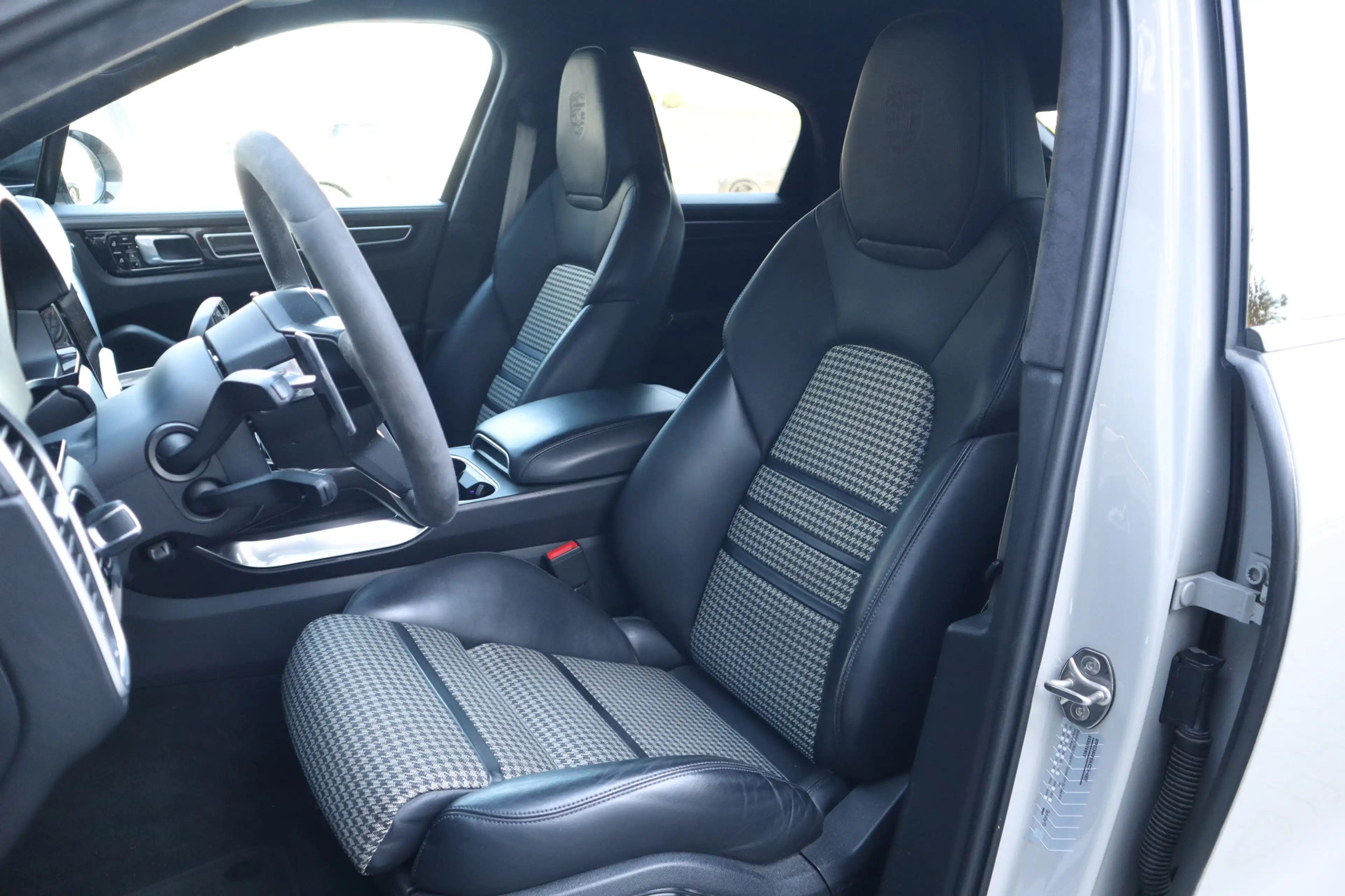 Porsche Cayenne Coupé 4.0 Turbo S E-Hybrid | Keramisch, Carbon, Bu — photo 22