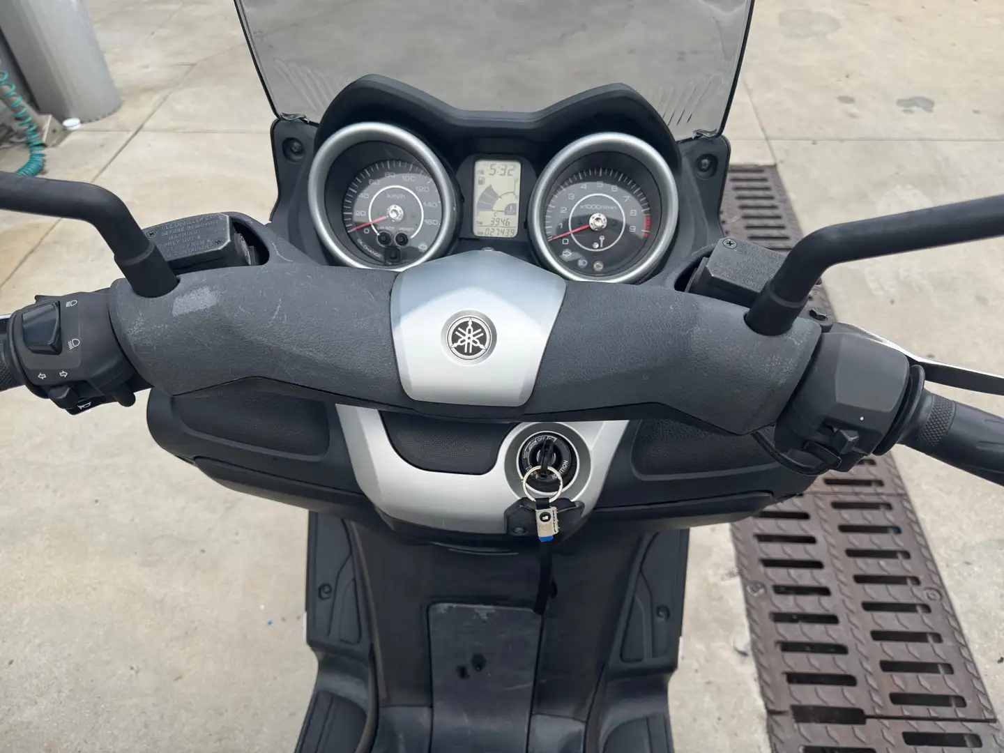 Yamaha X-Max 250 Bianco - 2