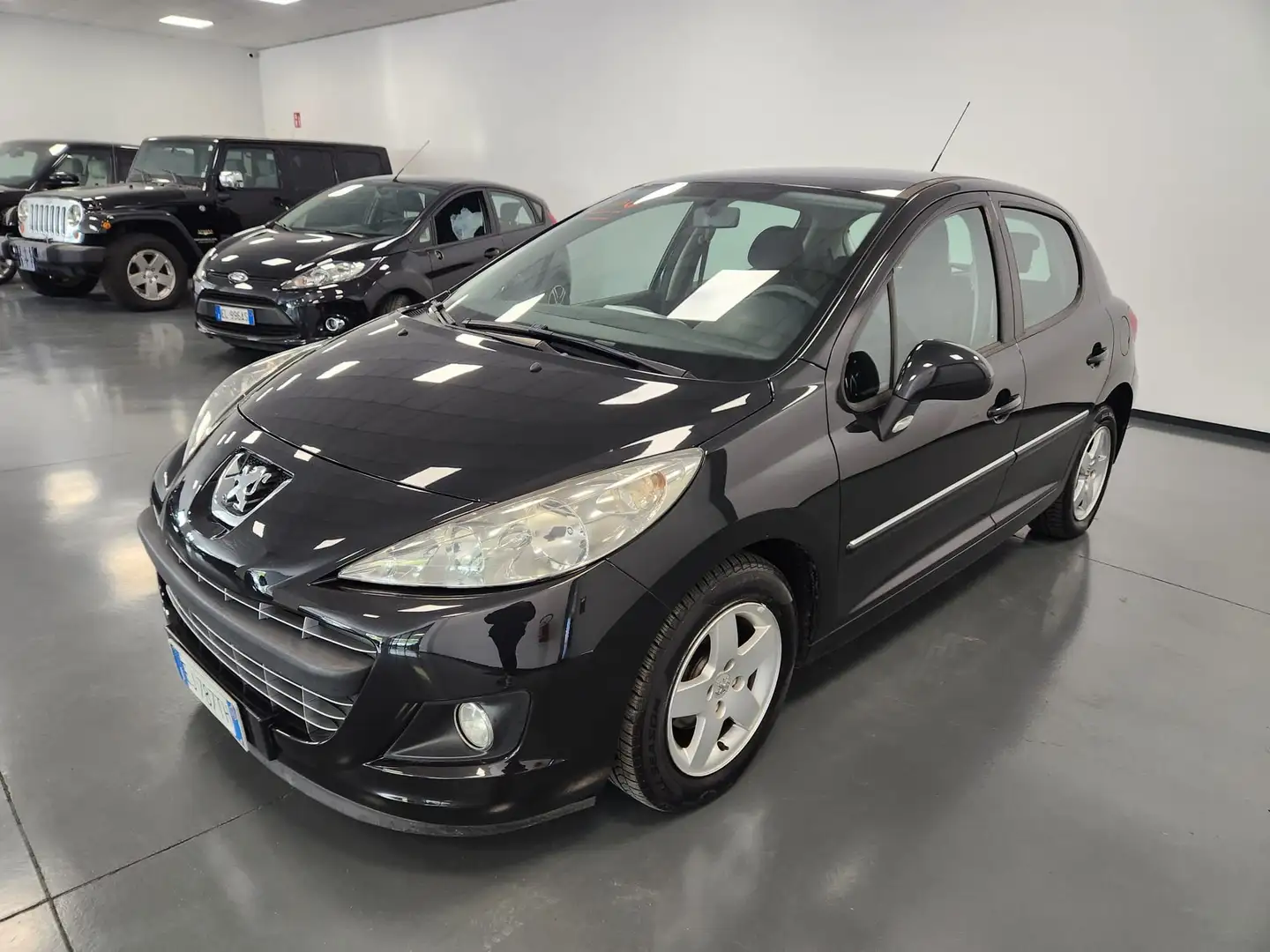 Peugeot 207 207 5p 1.4 hdi 8v Access 70cv+ OK NEOPATENTATI Nero - 1