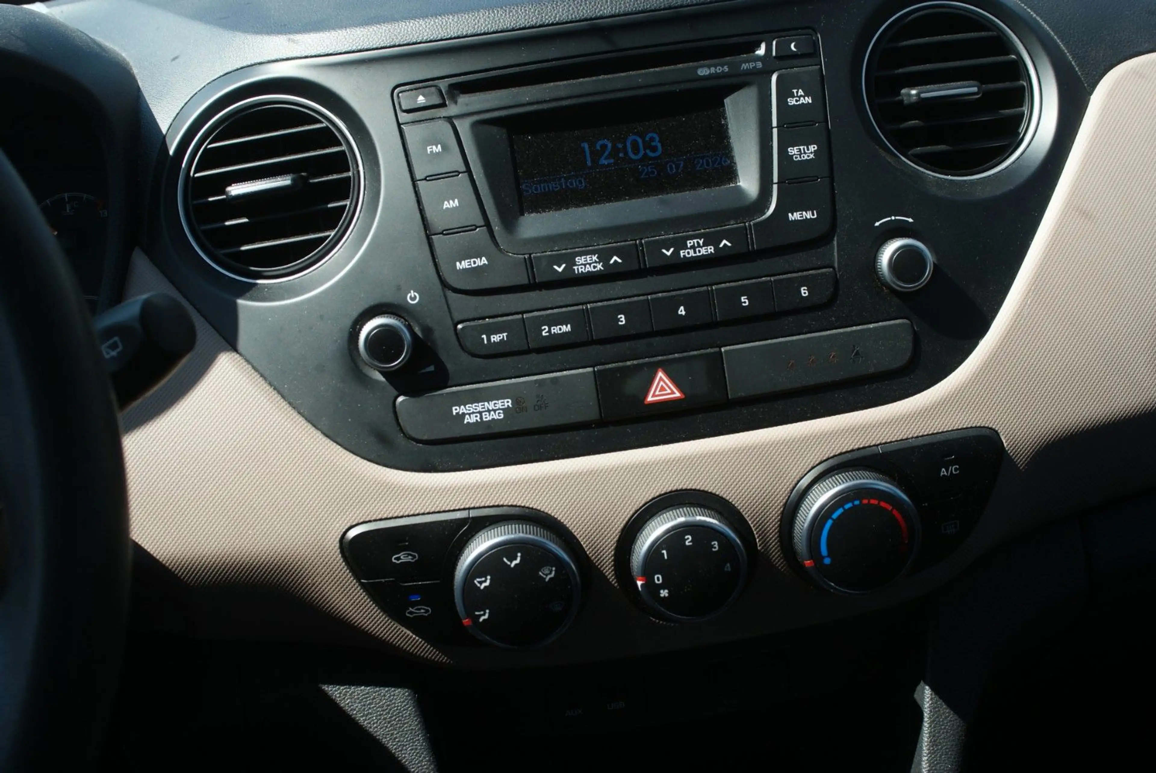 Hyundai i10 Classic — photo 8