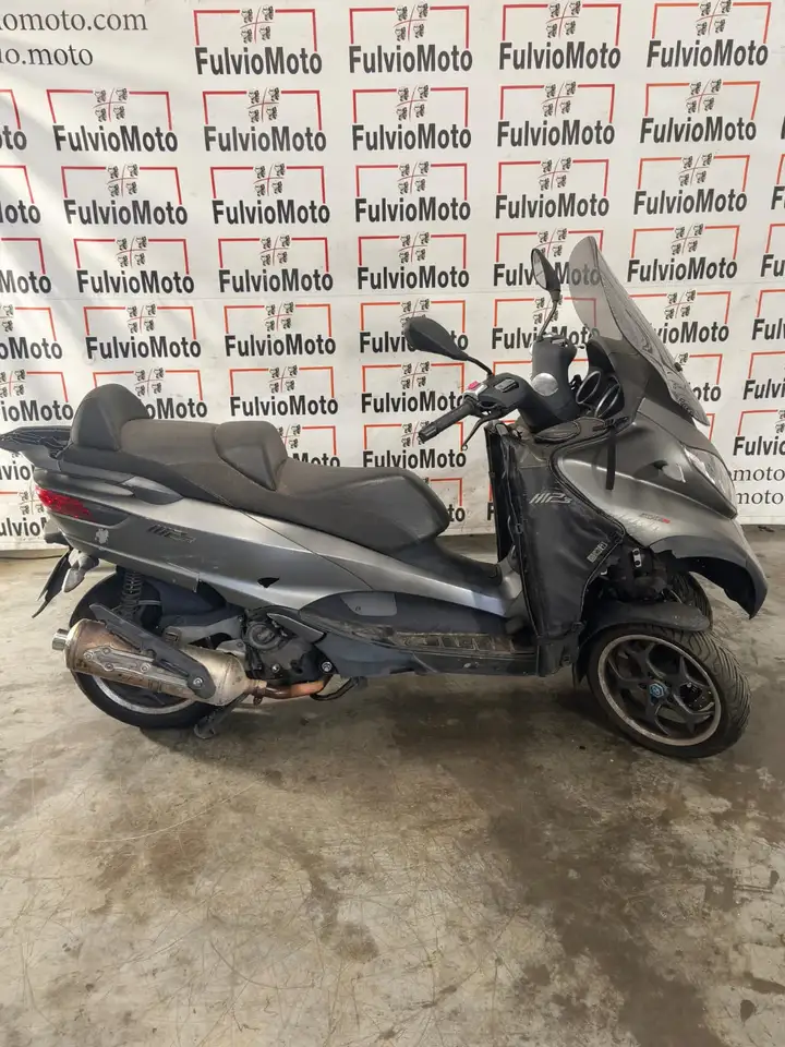 Piaggio MP3 500