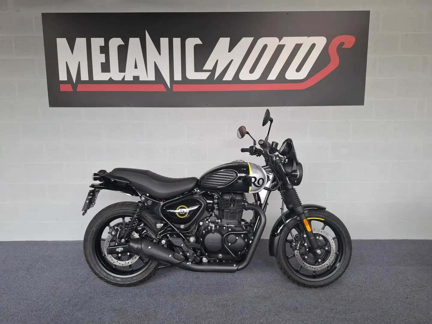 Royal Enfield HUNTER 350 - 2024 - FAIBLE KMS Schwarz - 1