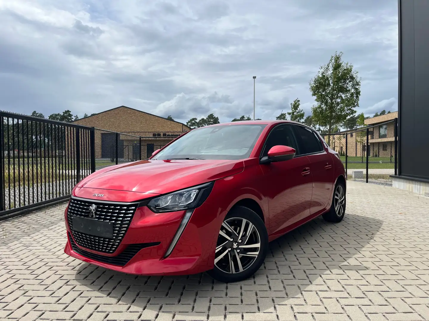 Peugeot 208 Allure Pack - Automaat - Virtuele Cockpit Roşu - 1