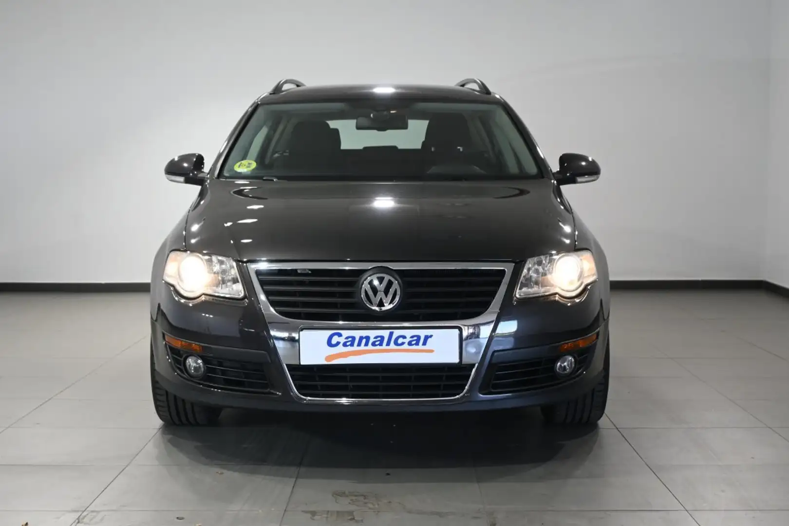 Volkswagen Passat Variant 2.0TDI CR Edition Plus Marrón - 2