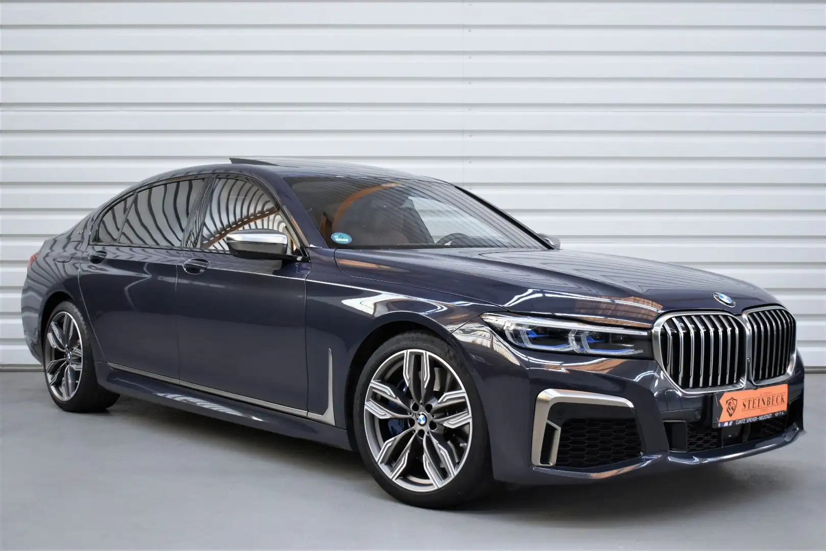 BMW 760 Li+Manufaktur+Sky-Lounge+Kühlschrank+B&O+TV Burdeos - 1