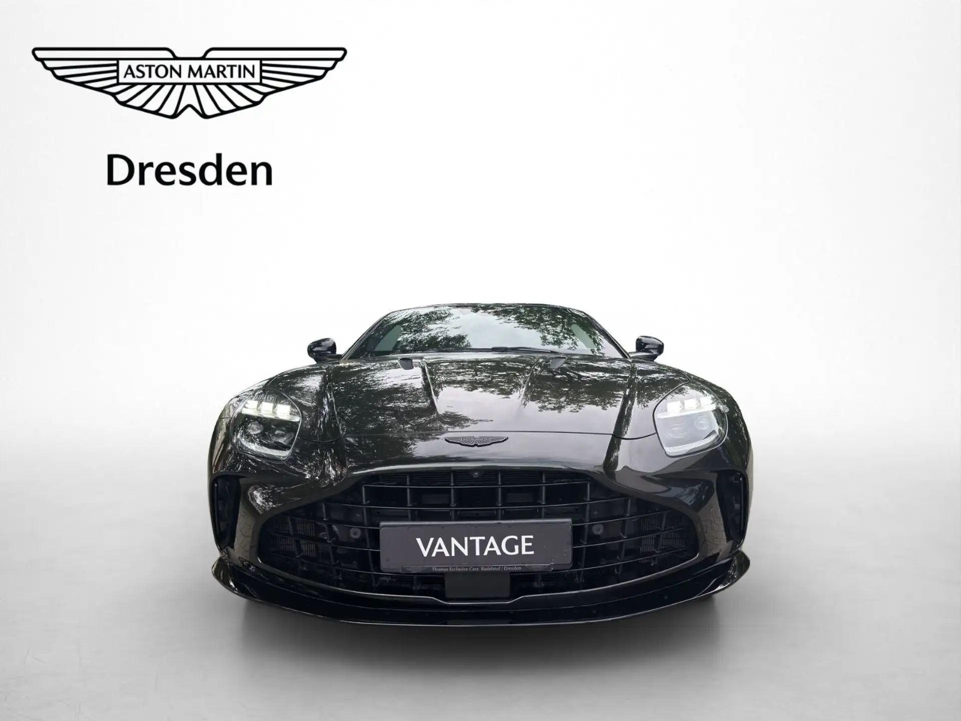 애스턴마틴 V8 Coupe 2025 블랙 사진 2