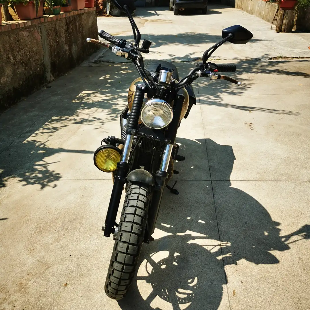 Triumph Bonneville SE café racer Negro - 1