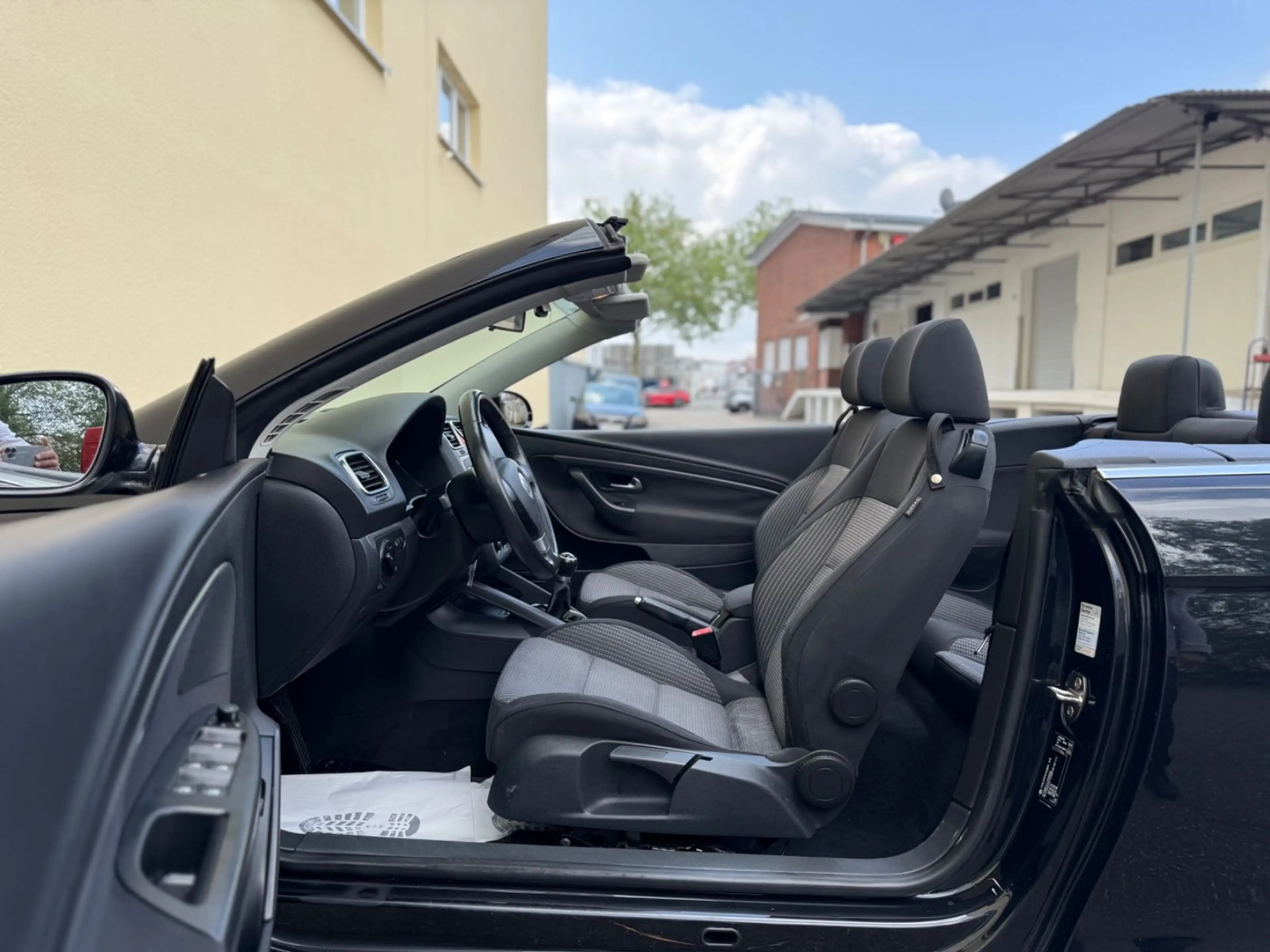 Volkswagen Eos 2.0 TDI KLIMAAUTOM. AHK  TÜV TEMPOMAT SHZ — photo 10