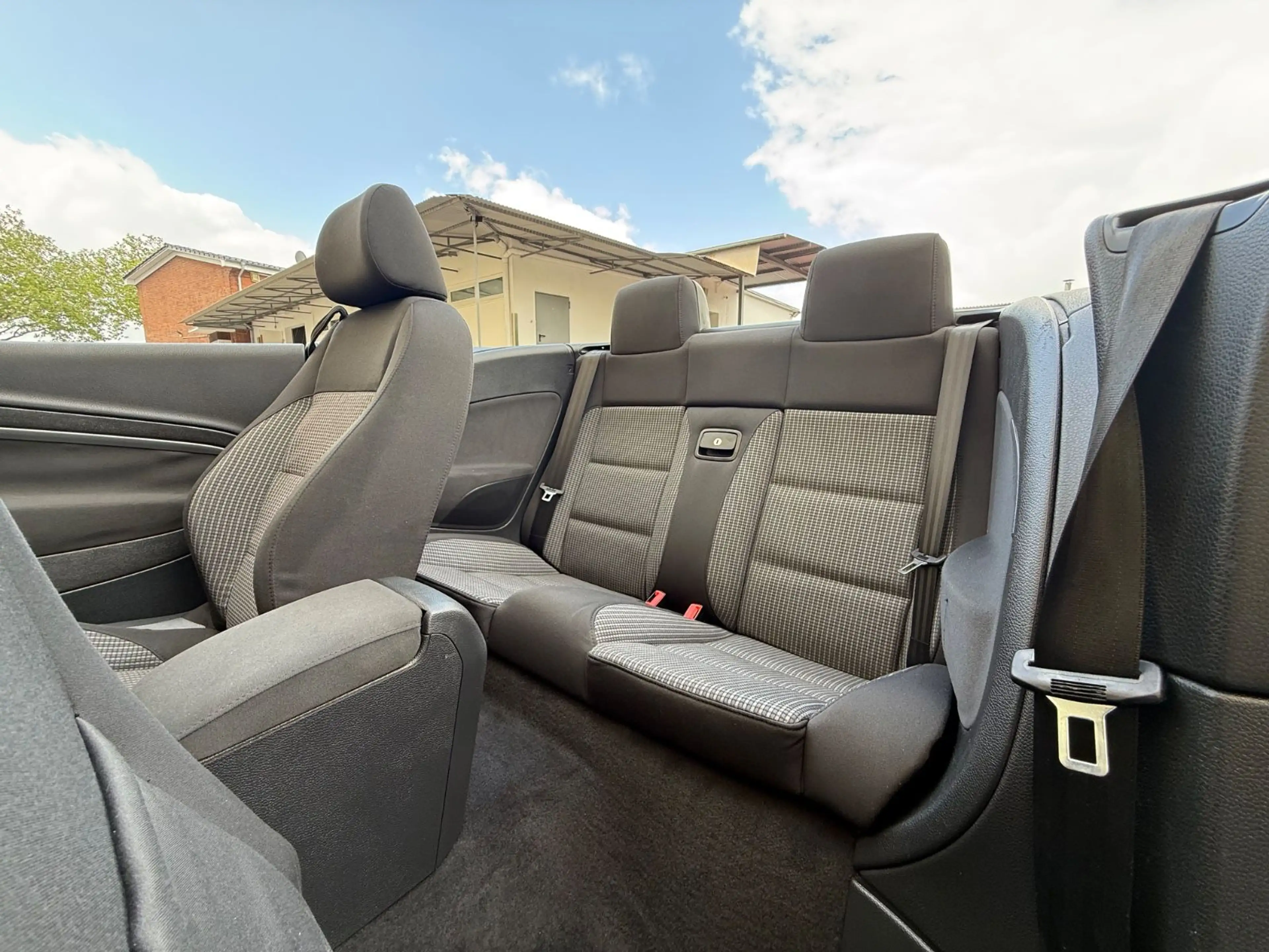Volkswagen Eos 2.0 TDI KLIMAAUTOM. AHK  TÜV TEMPOMAT SHZ — photo 14