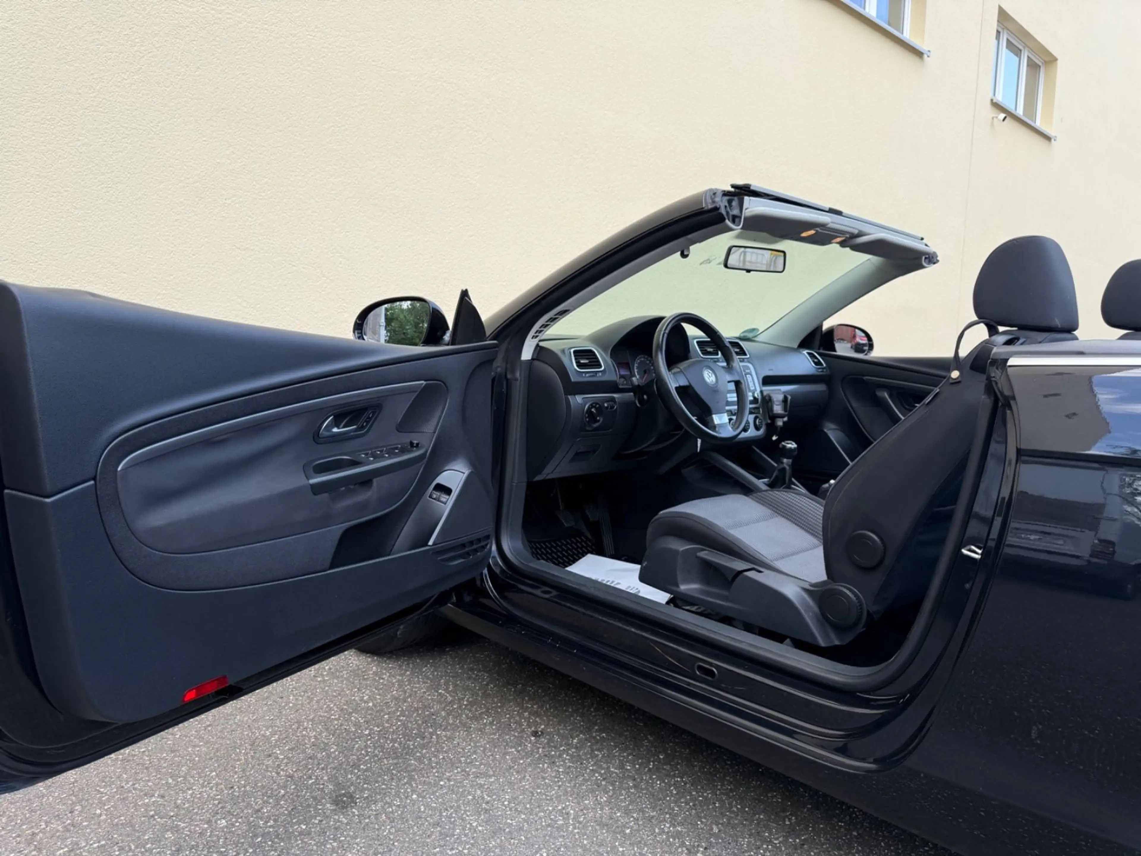 Volkswagen Eos 2.0 TDI KLIMAAUTOM. AHK  TÜV TEMPOMAT SHZ — photo 9