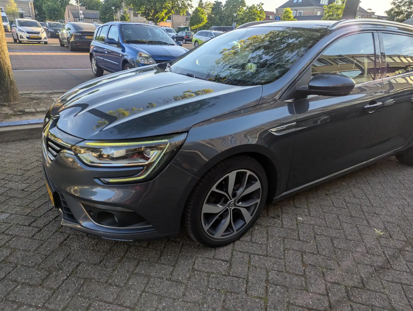 Renault Megane Megane 1.5 dCi Bose Grijs - 1