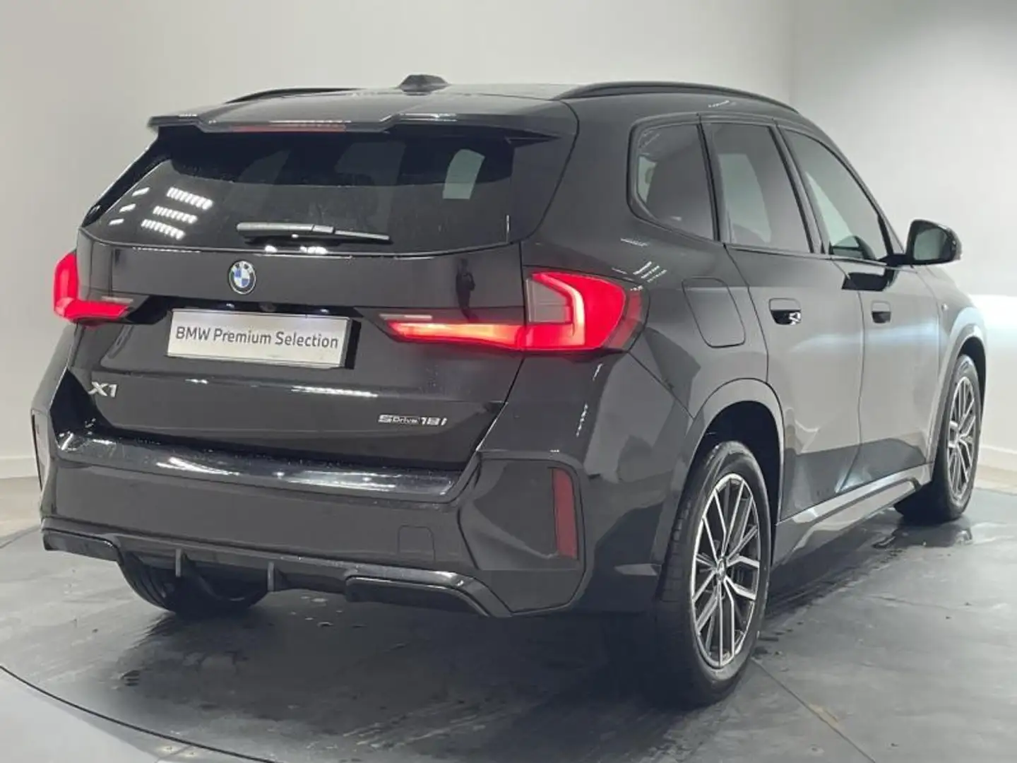 BMW X1 sDrive18i 136ch M Sport Schwarz - 2