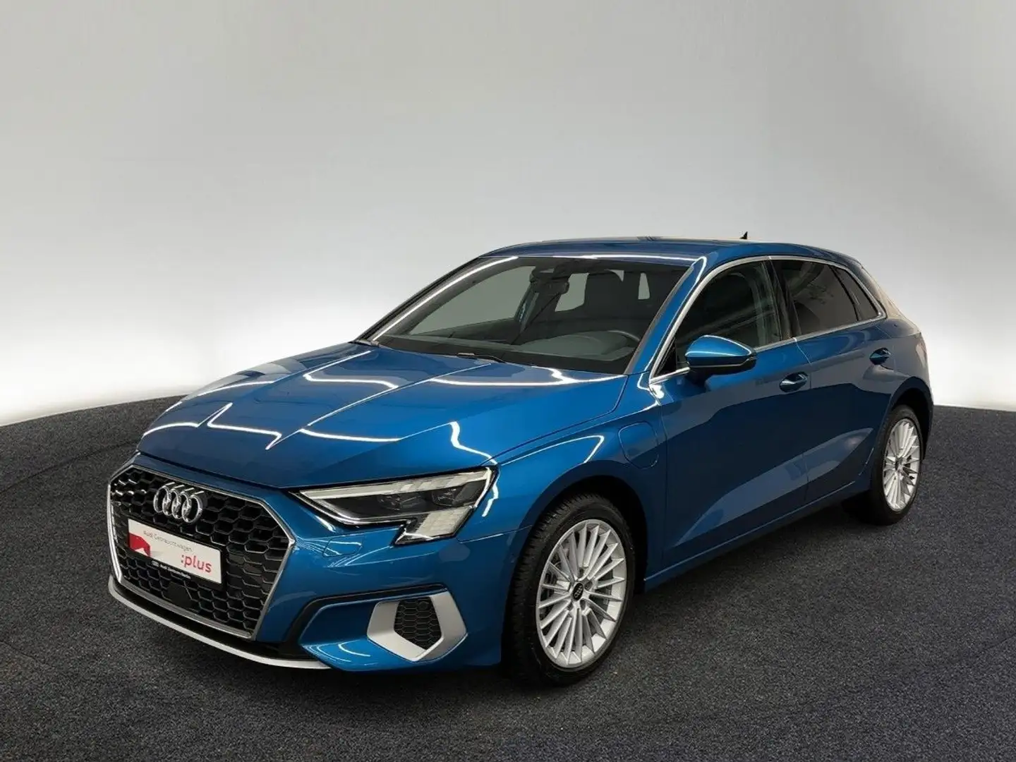 Audi A3 advanced 40 TFSI e S tr. MATRIX NAV Blau - 2