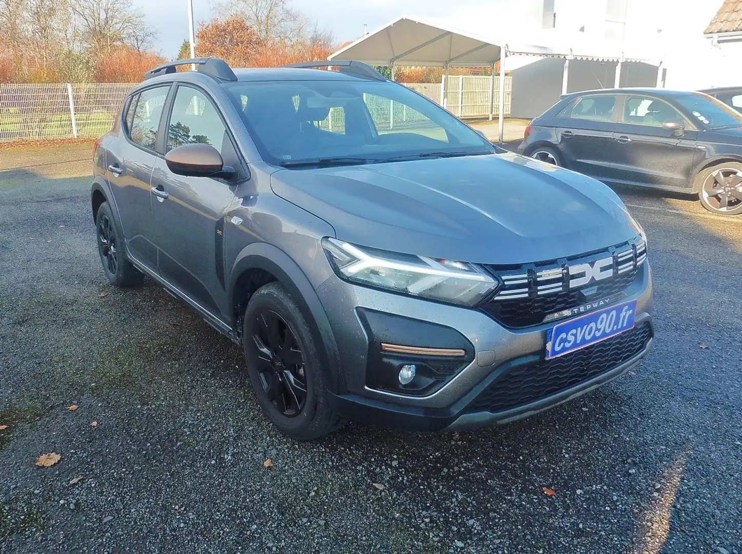 Dacia Sandero 1.0 TCE 110CH STEPWAY EXTREME -24 Gris - 1