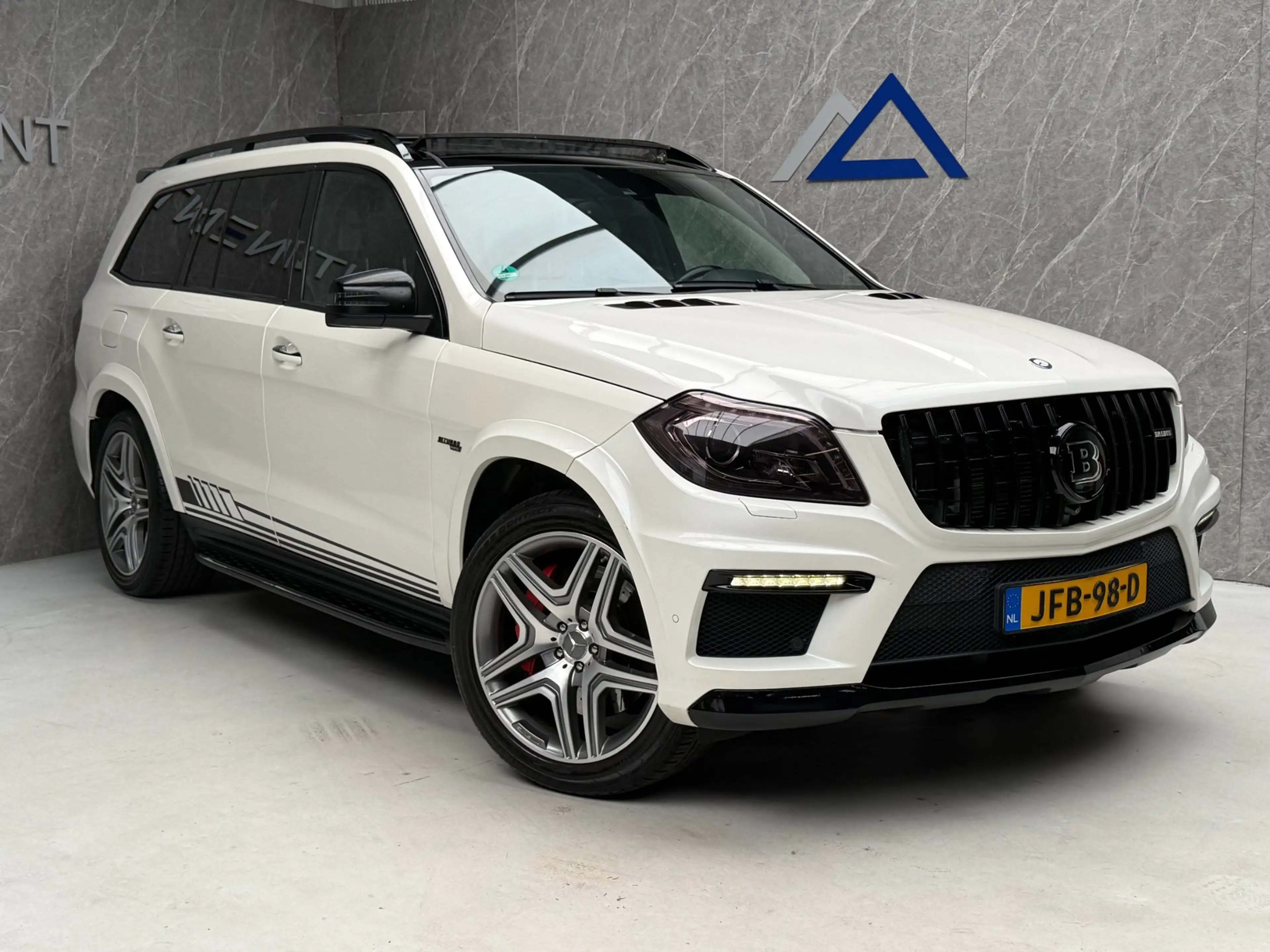 Mercedes-Benz GL 63 AMG 558 PK / 7-Zits / Dealer Onderhouden / Net — photo 4