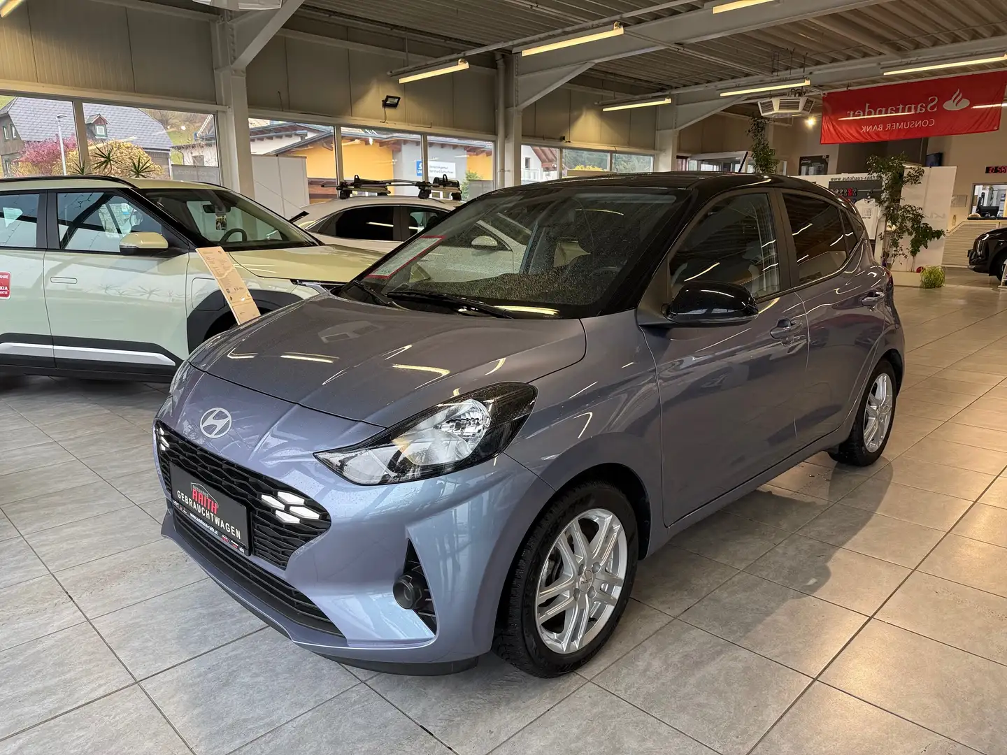 Hyundai i10 i10 1,0 i Line Plus Blau - 1