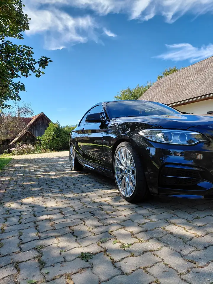 BMW 235
