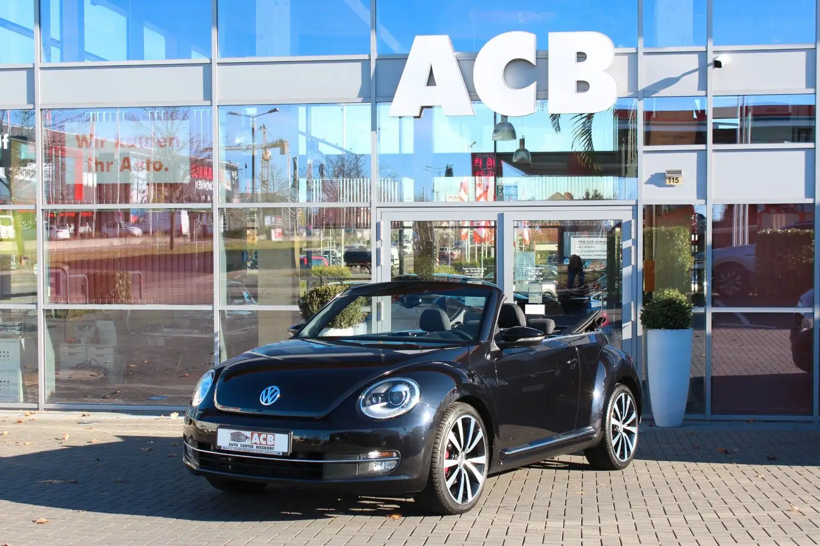 Volkswagen Beetle Cabrio 2.0 TSI DSG Sport Xenon Navi RFK Schwarz - 1