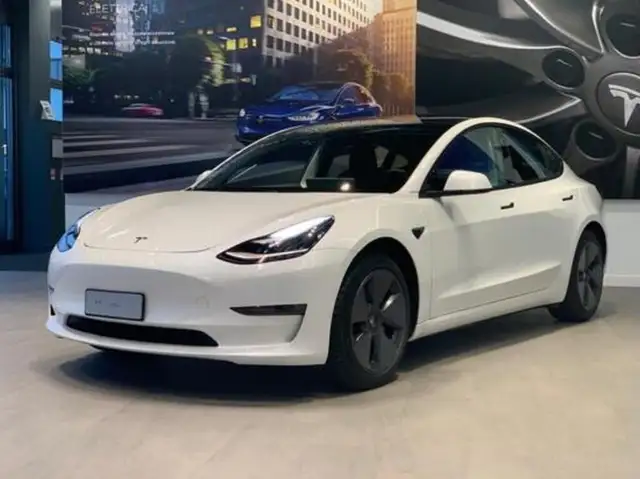 Tesla Model 3 Model 3 Standard rwd Plus
