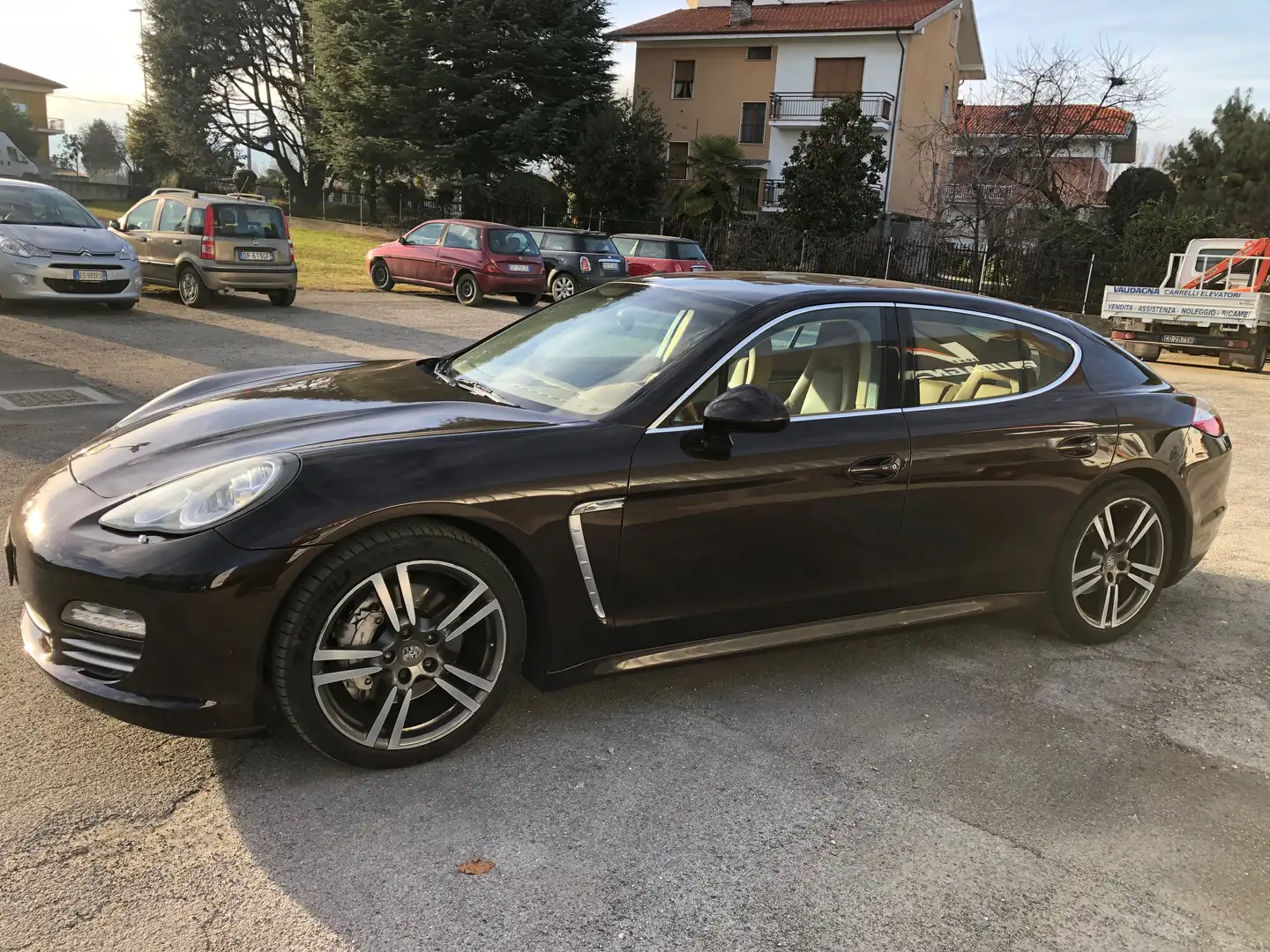 Porsche Panamera Marrone - 2