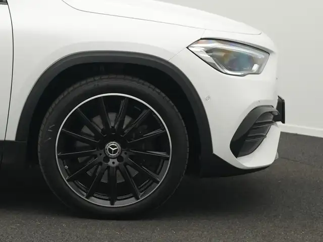 Mercedes-Benz Gla view 8