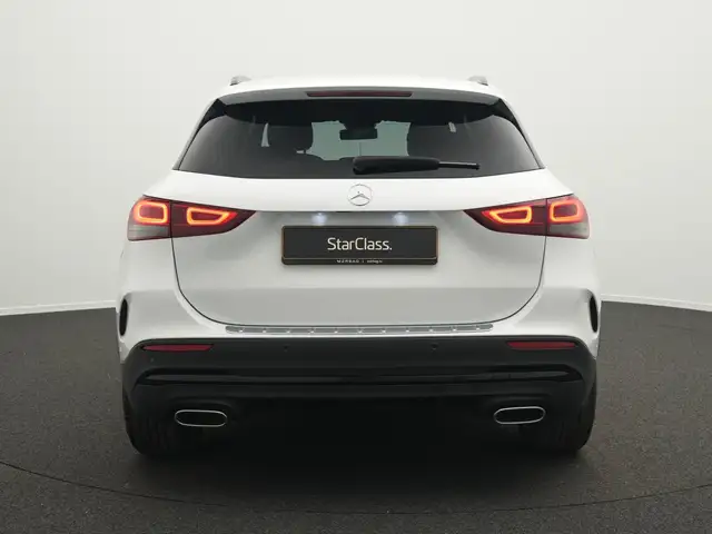 Mercedes-Benz Gla view 4