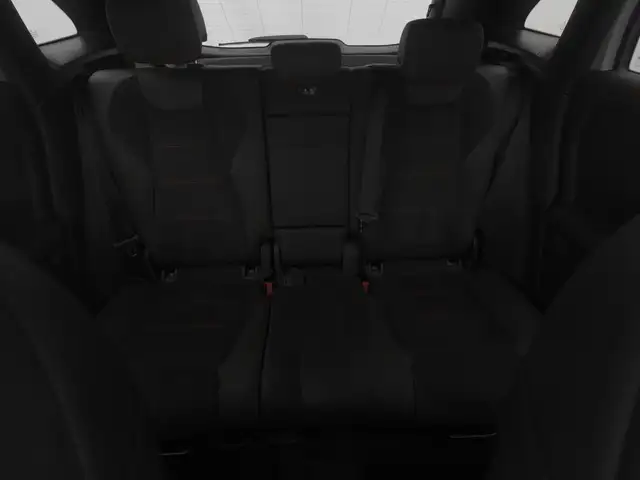 Mercedes-Benz Gla view 23