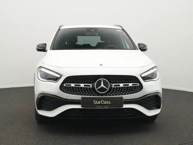Mercedes-Benz Gla view 2